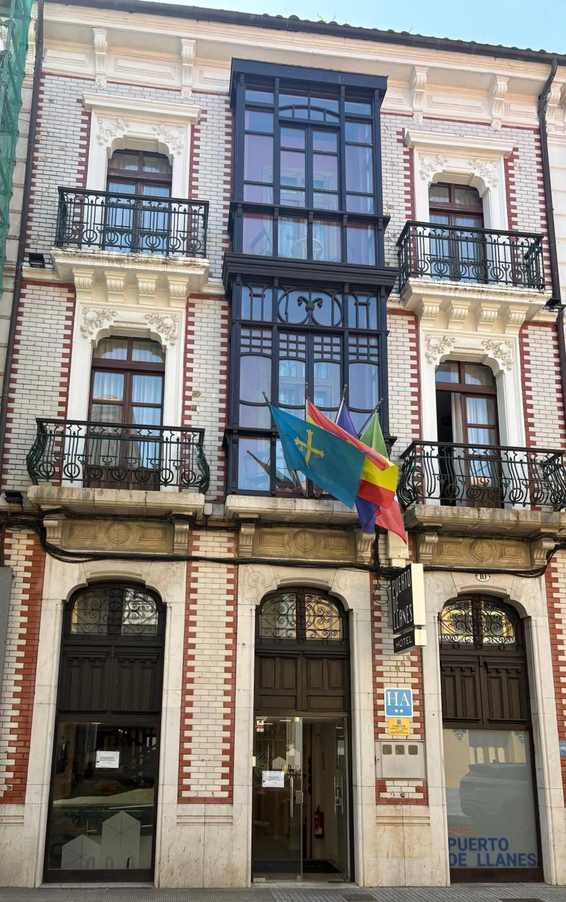 Facade/entrance in Hotel Puerto de Llanes
