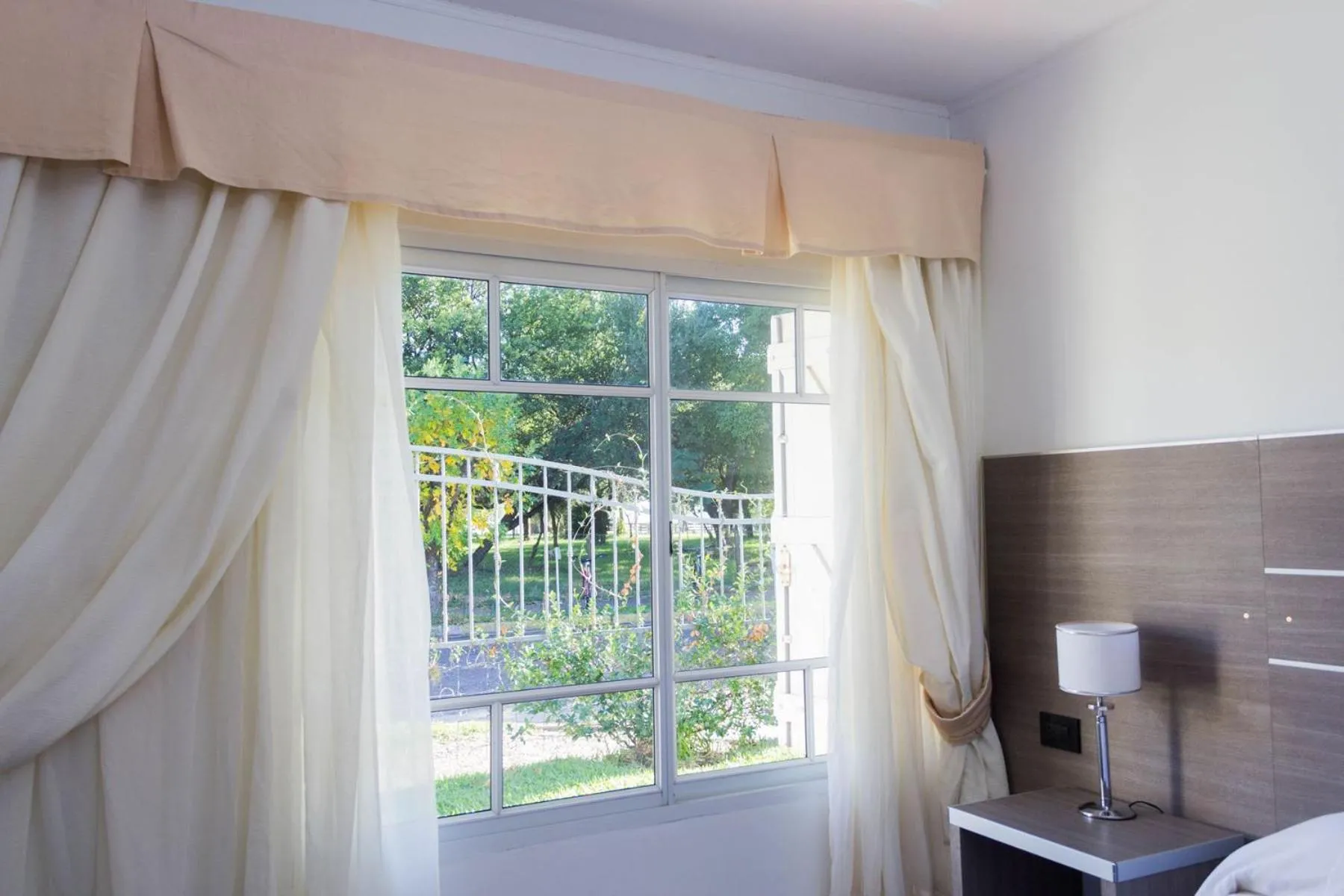 Quiet street view, Bed in Costa Del Sol
