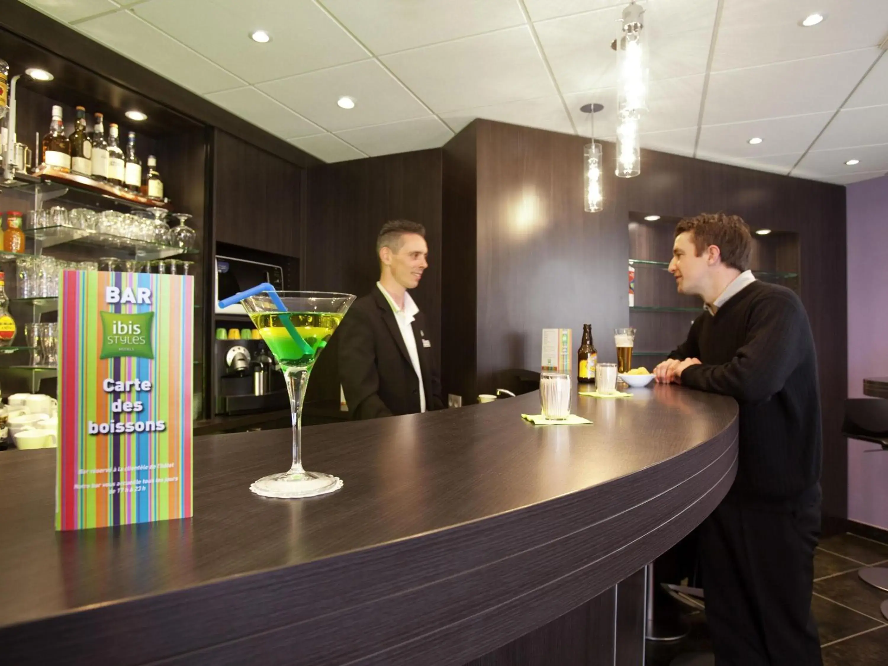 Lounge or bar in ibis Styles Rennes Centre Gare Nord Lounge or bar in ibis Styles Rennes Centre Gare Nord