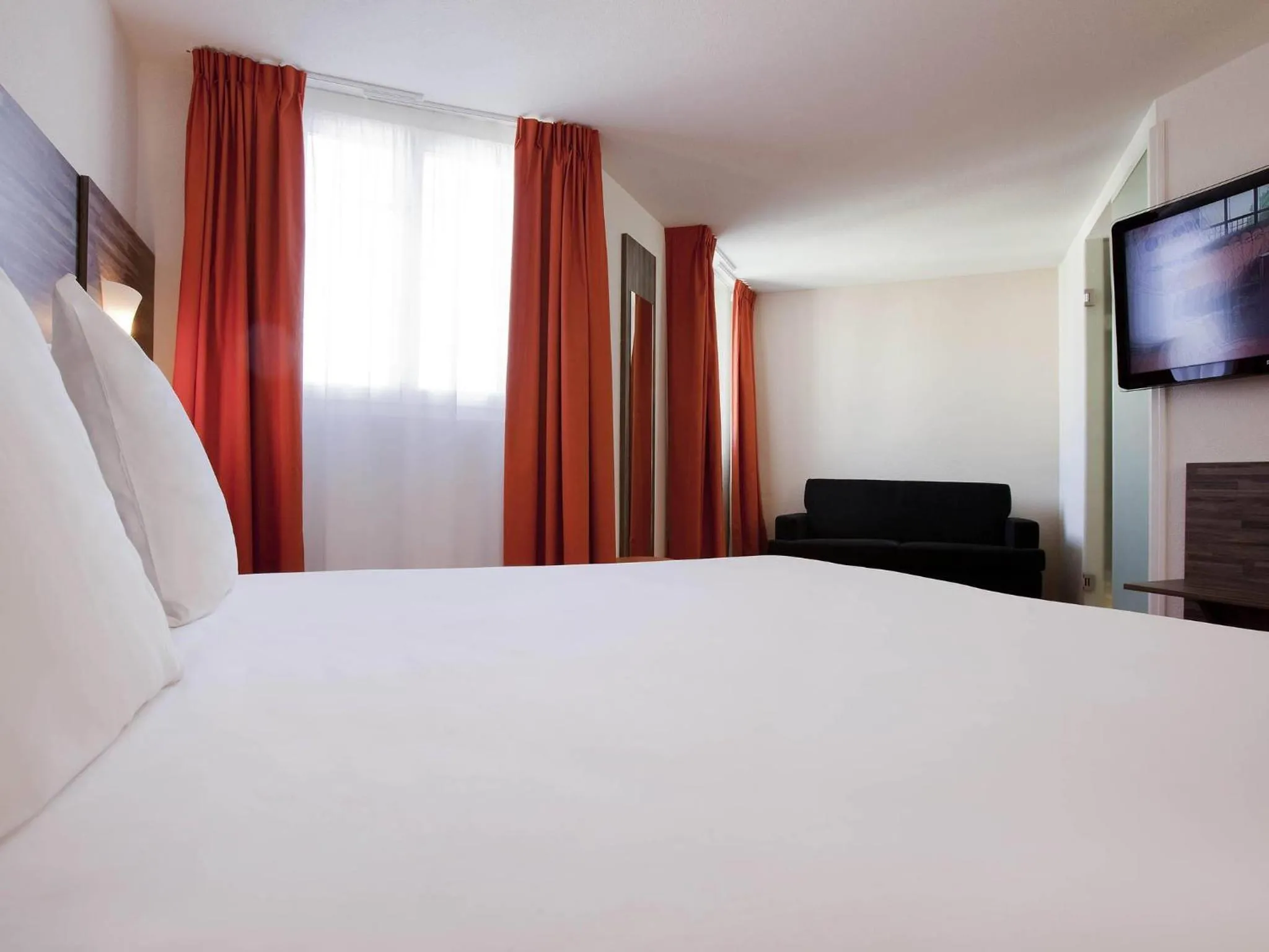 Bedroom, Bed in ibis Styles Rennes Centre Gare Nord