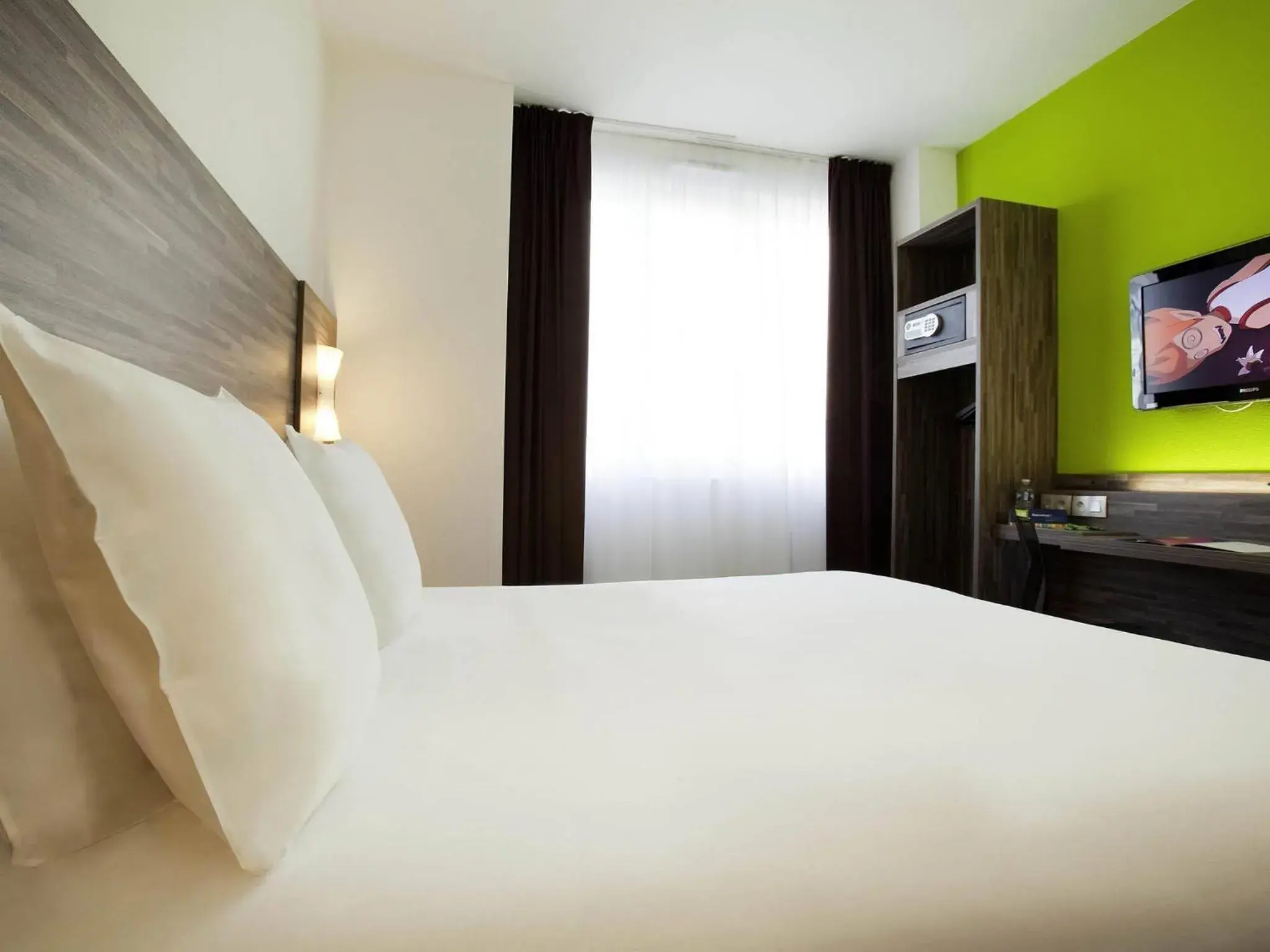 Bedroom, Bed in ibis Styles Rennes Centre Gare Nord Bedroom, Bed in ibis Styles Rennes Centre Gare Nord