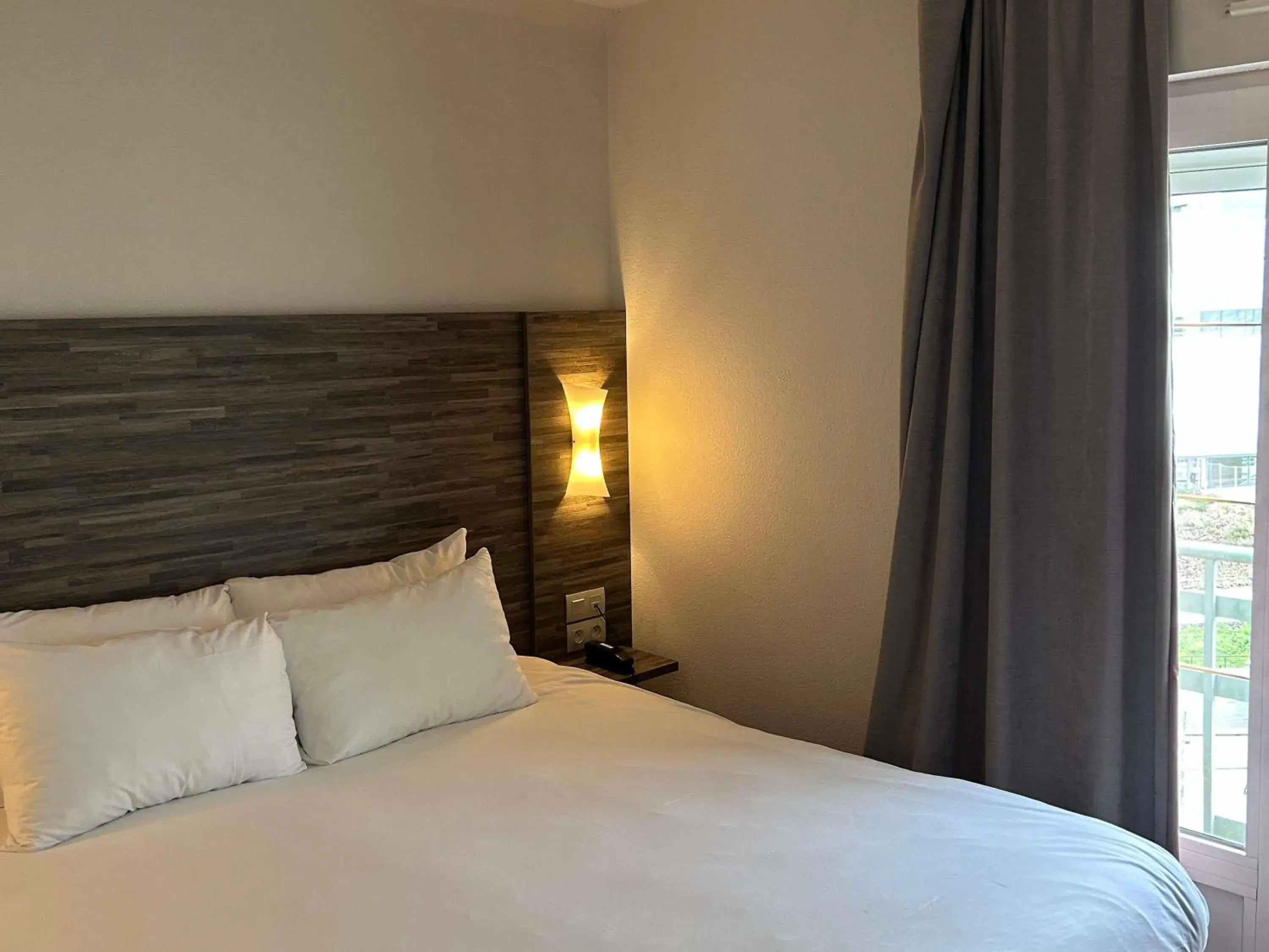 Bedroom, Bed in ibis Styles Rennes Centre Gare Nord Bedroom, Bed in ibis Styles Rennes Centre Gare Nord