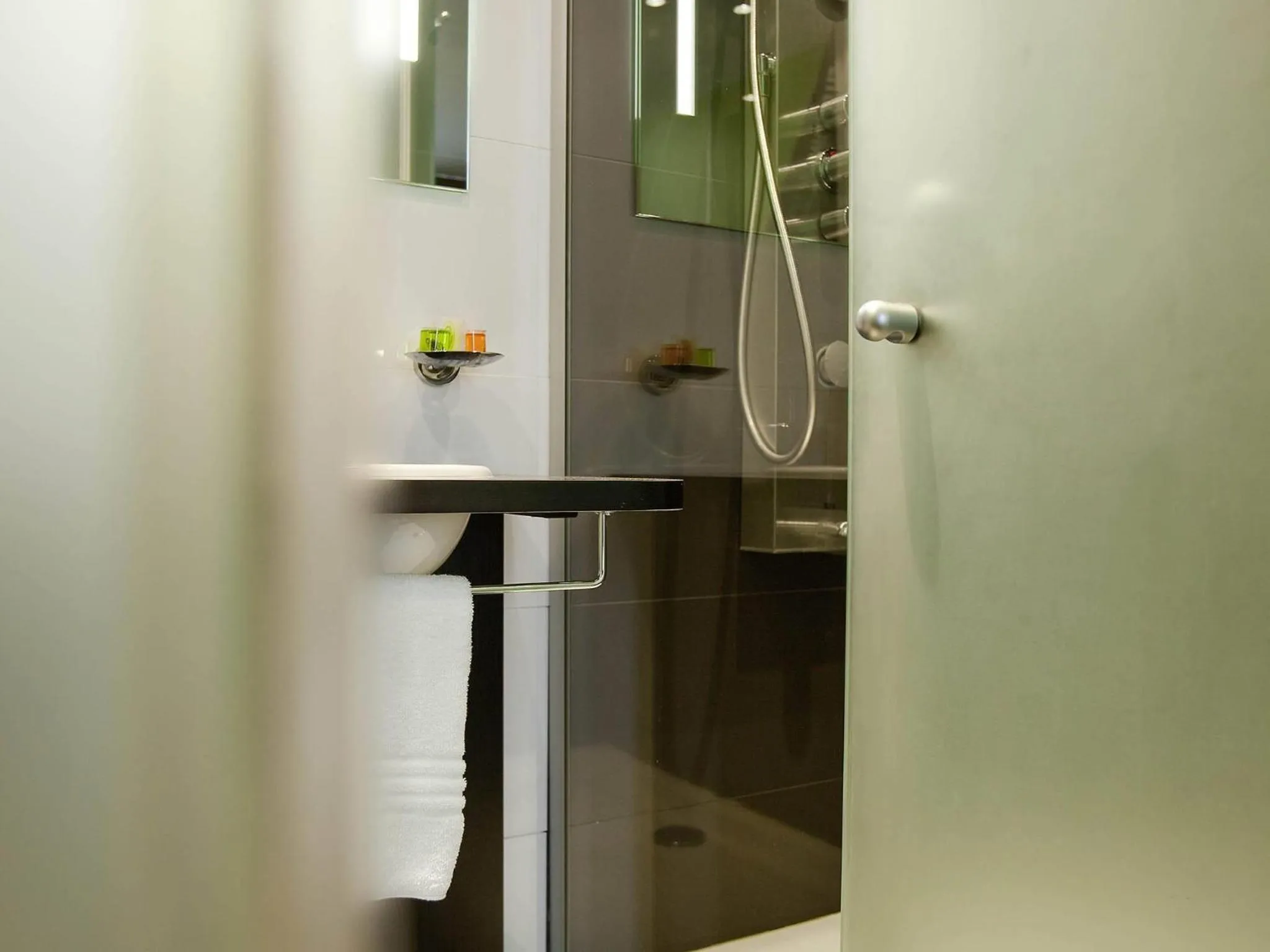 Bedroom in ibis Styles Rennes Centre Gare Nord