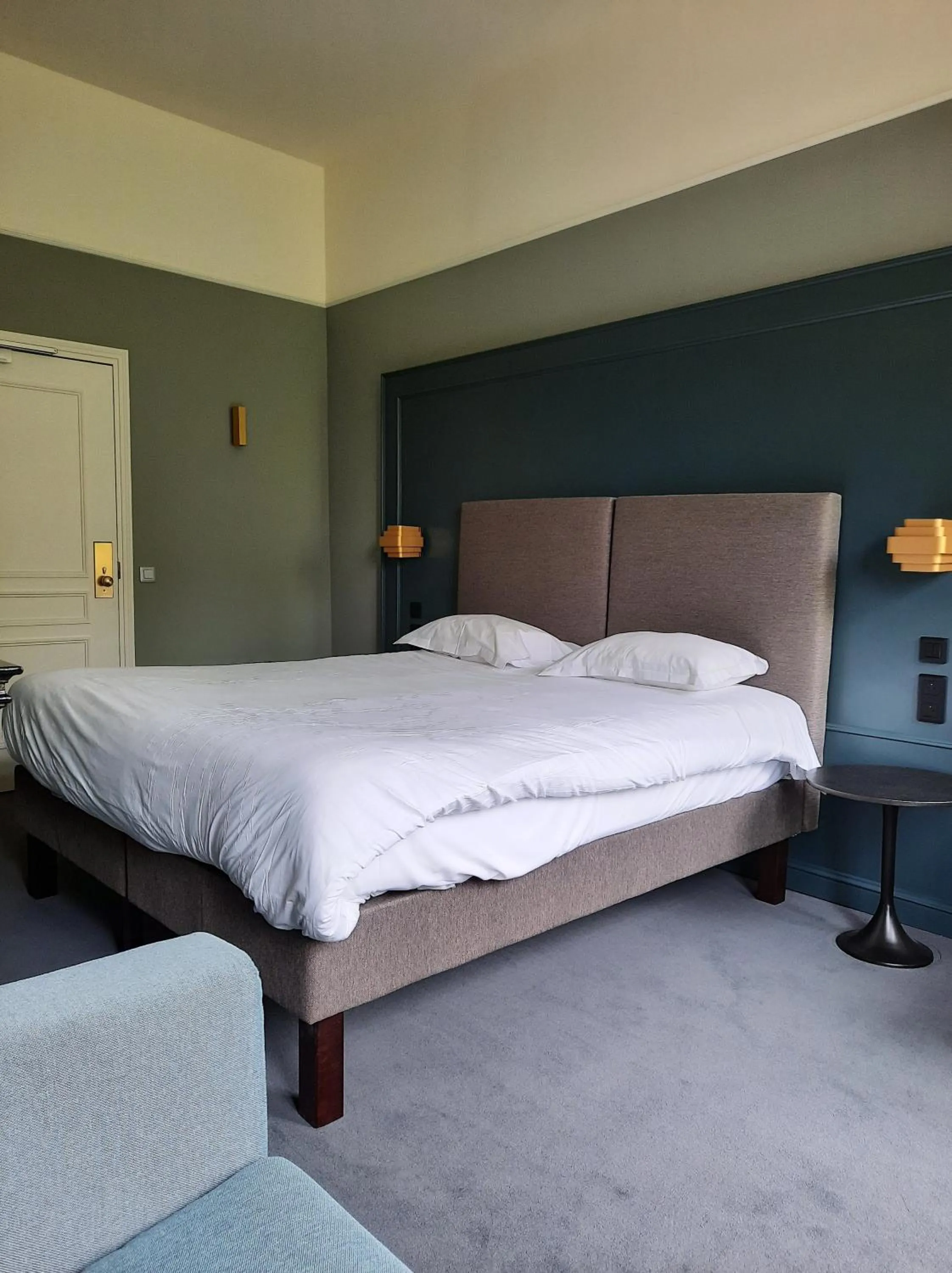 Bed in Chateau D'aubry