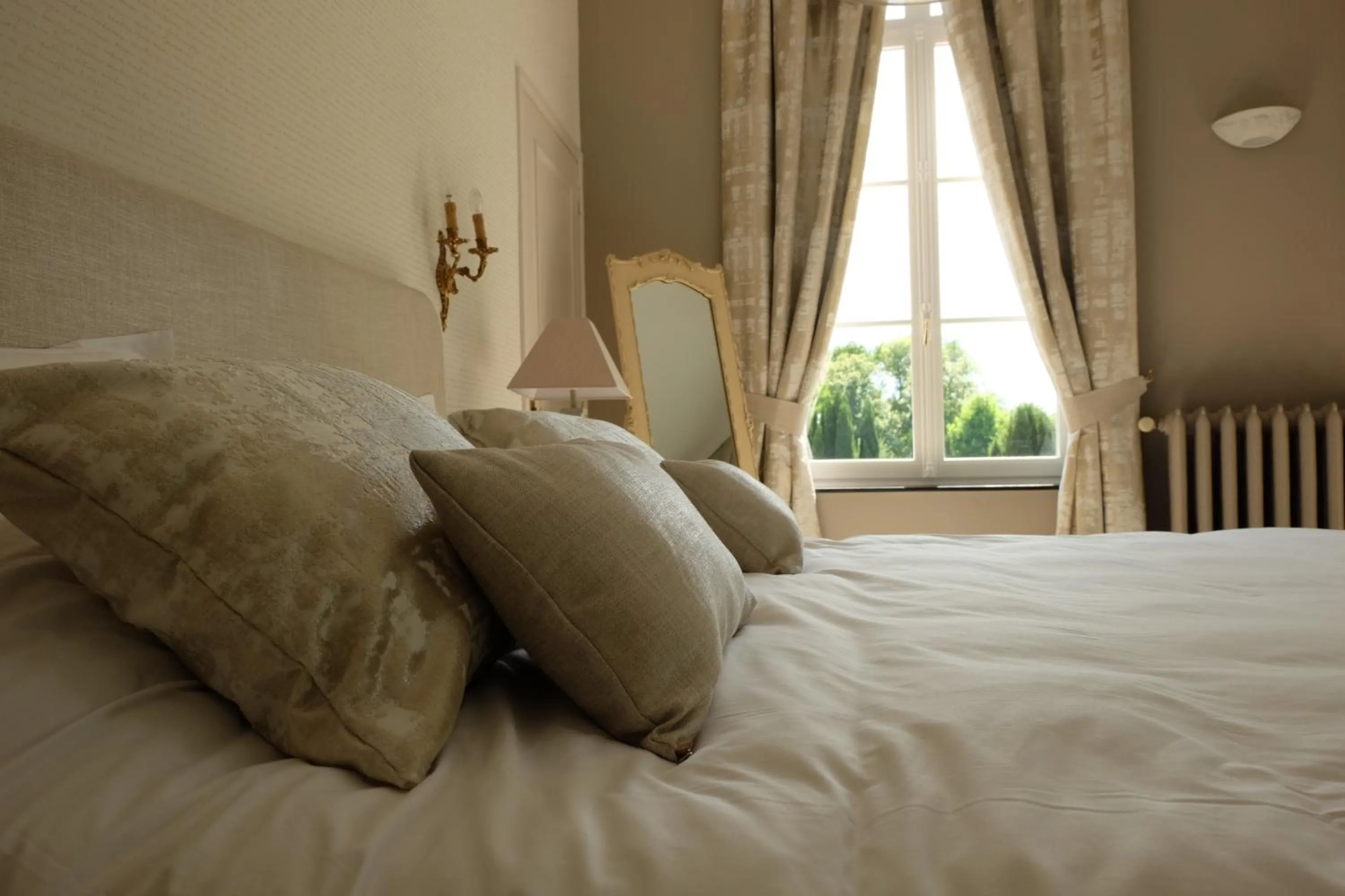 Bed in Chateau D'aubry