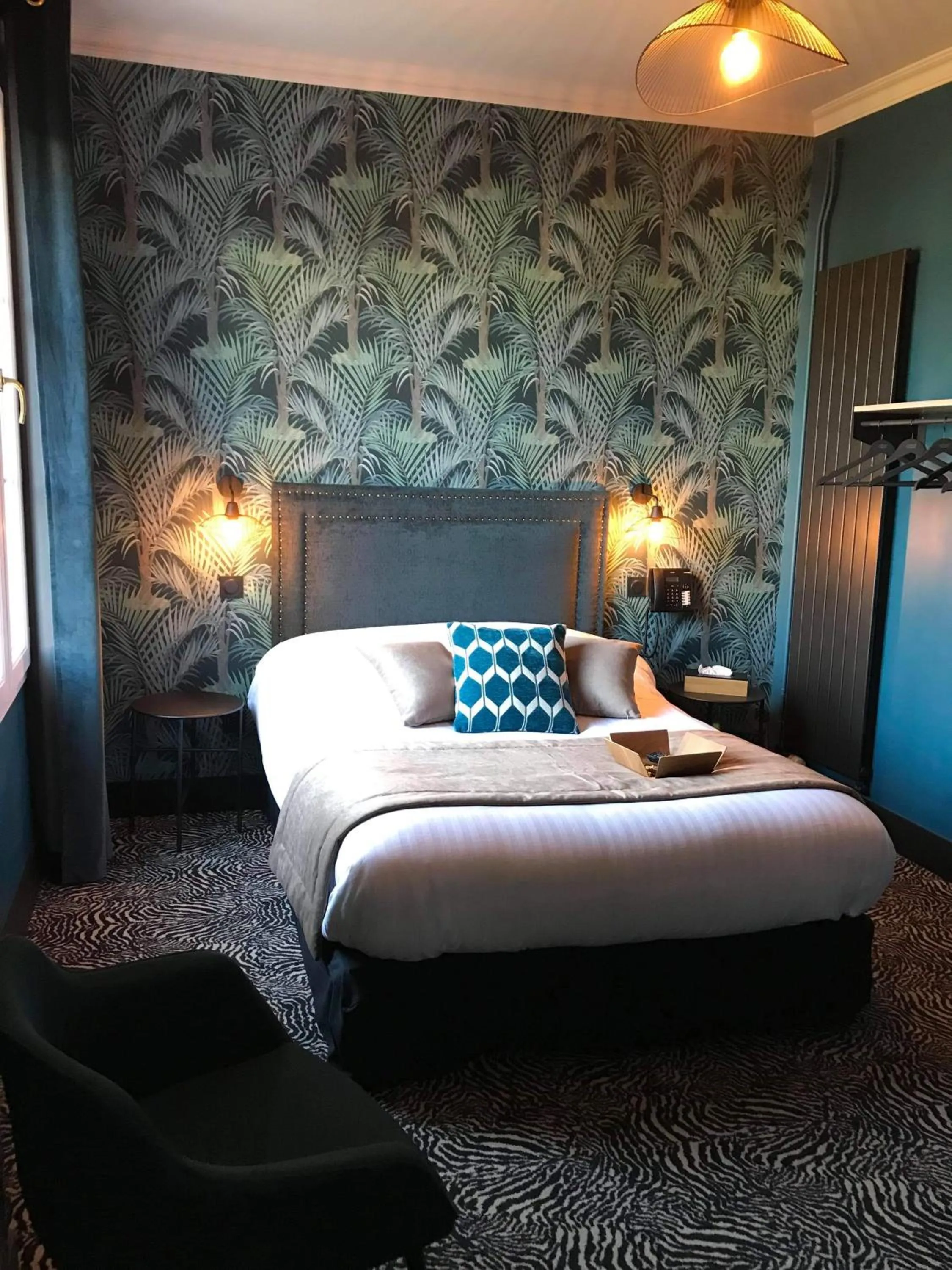 Bed in La villa 10 HÔTEL SPA