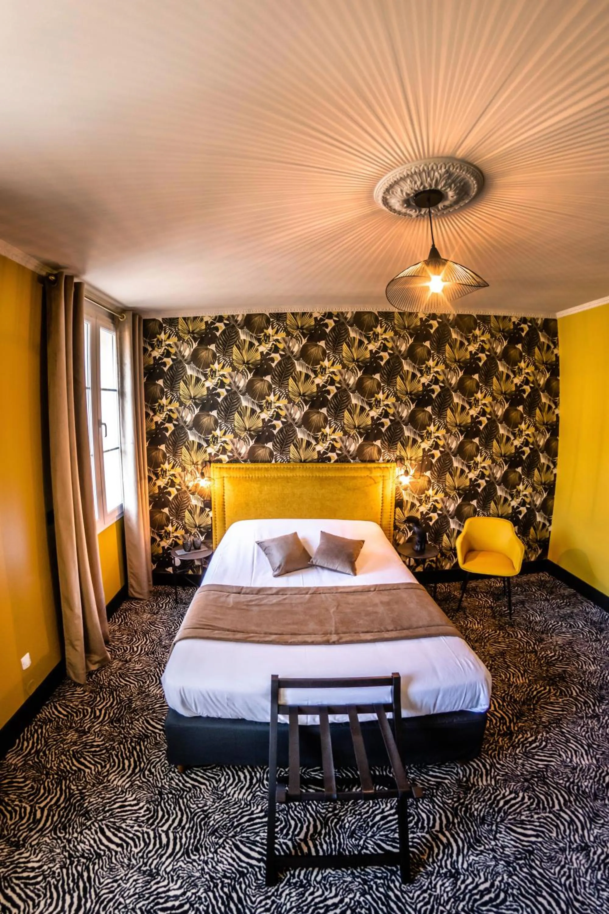 Bed in La villa 10 HÔTEL SPA