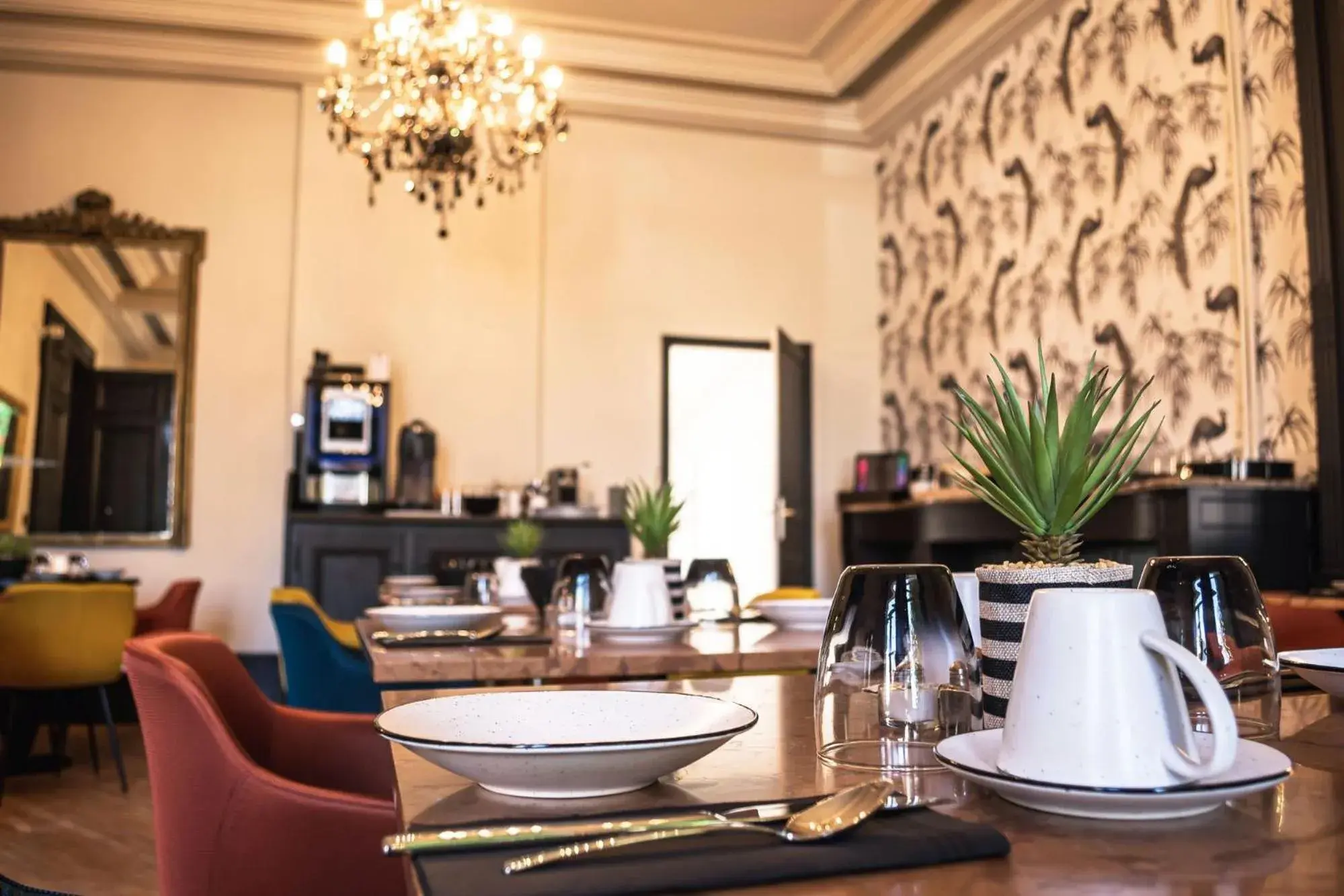 Continental breakfast in La villa 10 HÔTEL SPA Continental breakfast in La villa 10 HÔTEL SPA