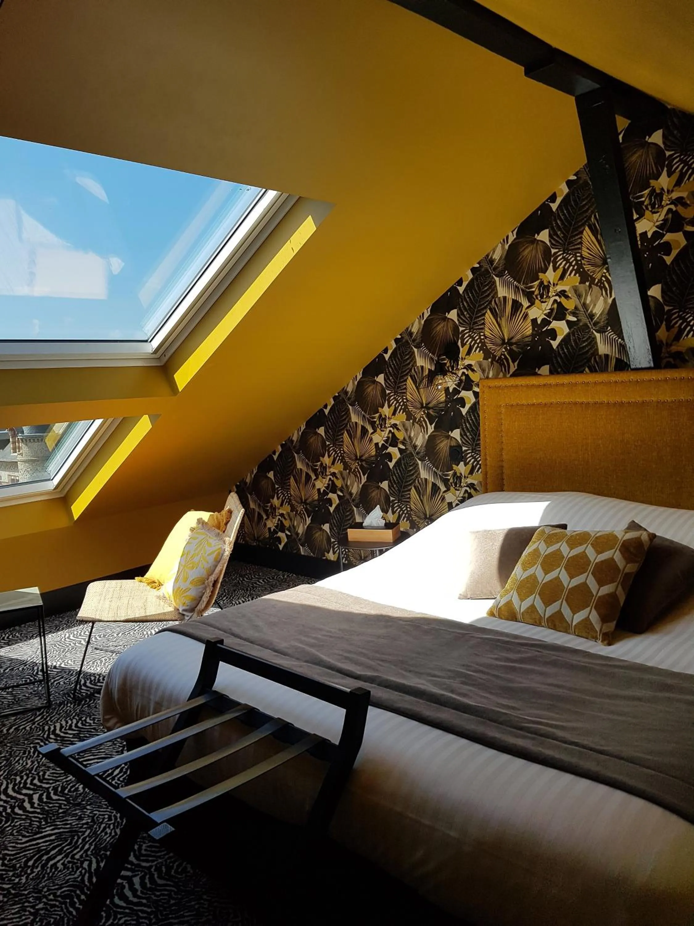 Bedroom, Bed in La villa 10 HÔTEL SPA