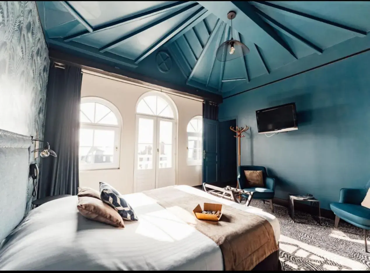 Bed in La villa 10 HÔTEL SPA Bed in La villa 10 HÔTEL SPA