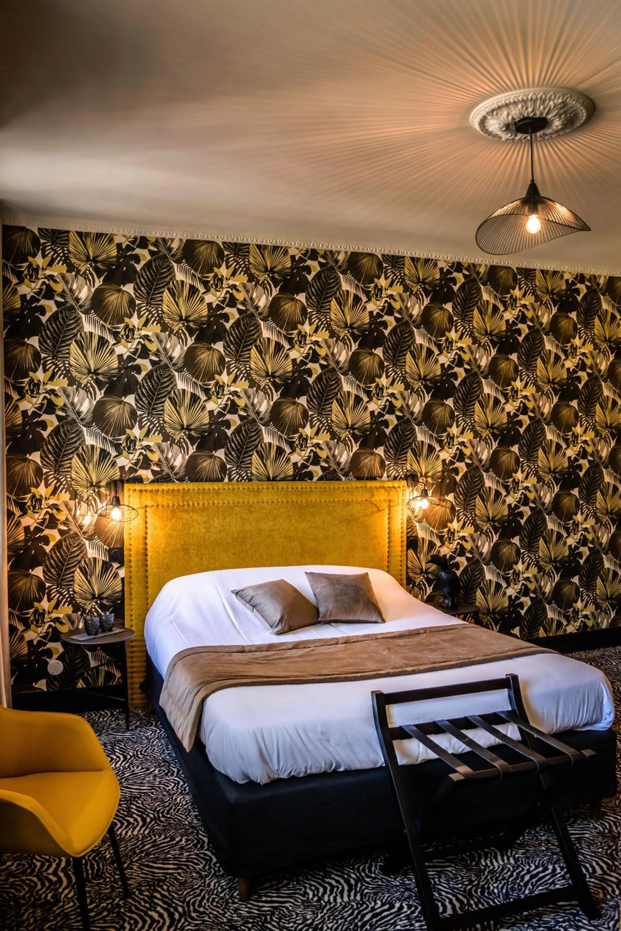 Bed in La villa 10 HÔTEL SPA