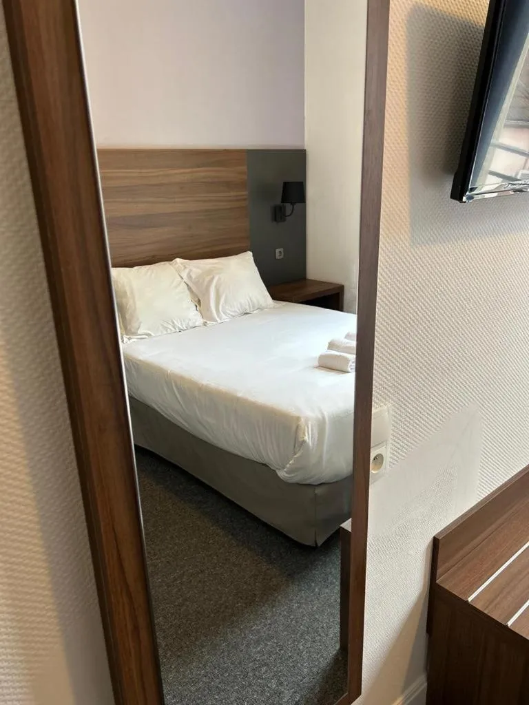 Bed in Hotel Moderne Vichy Soirée étape