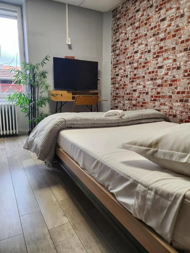 Bedroom, Bed in Ariane Hôtel