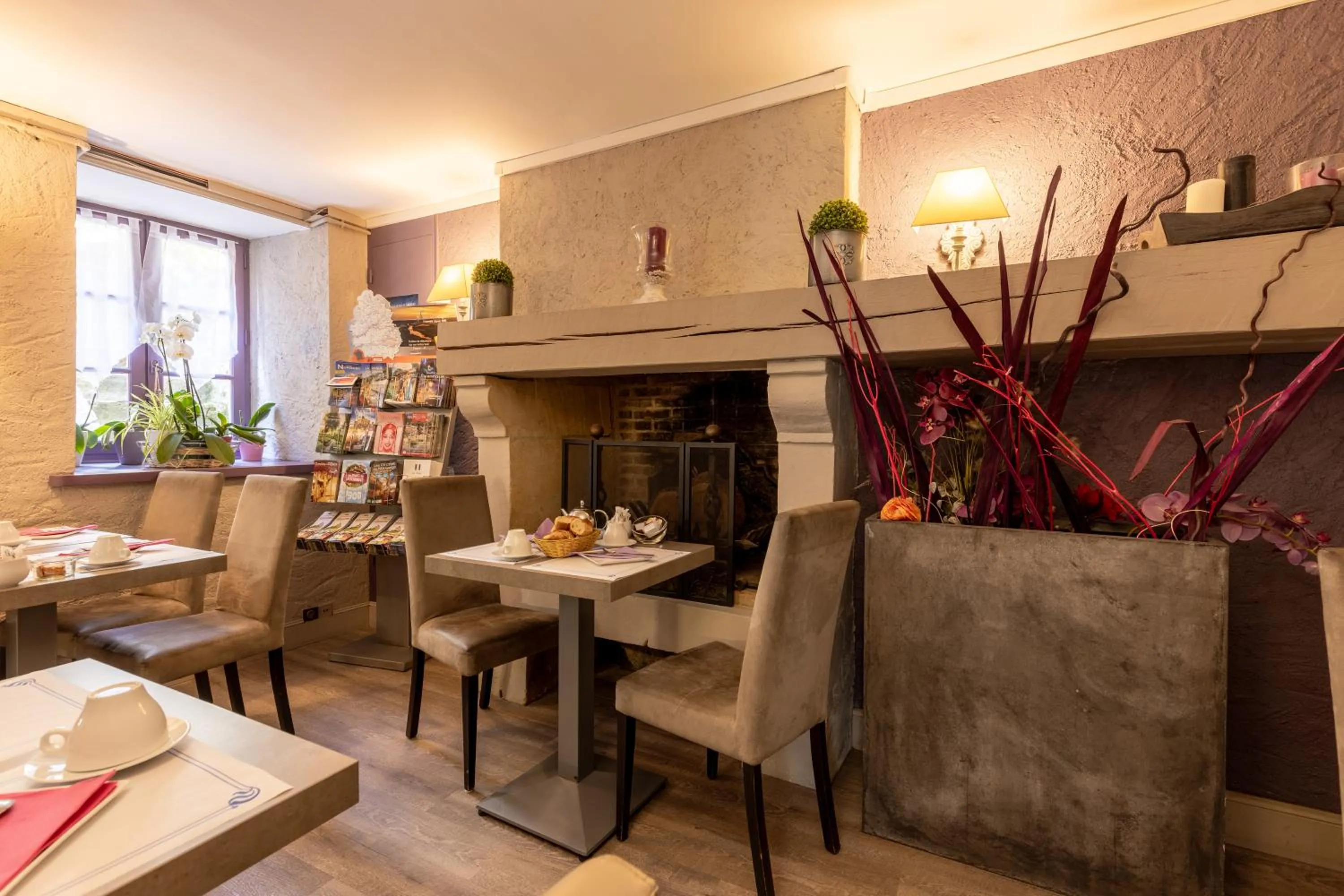 Hostellerie Maleville, logis hôtel Pontet