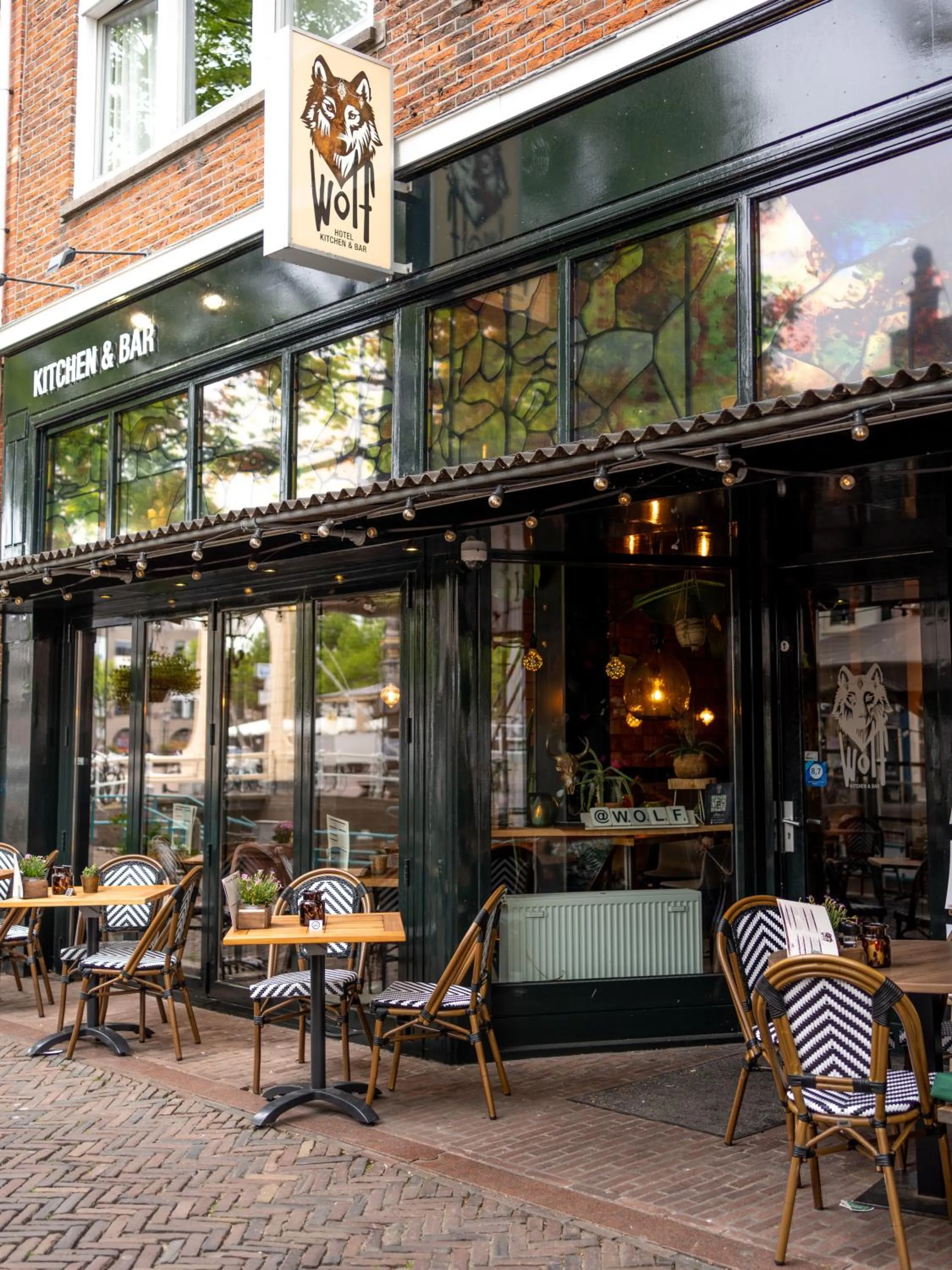 Restaurant/places to eat in Wolf Hotel Kitchen & Bar