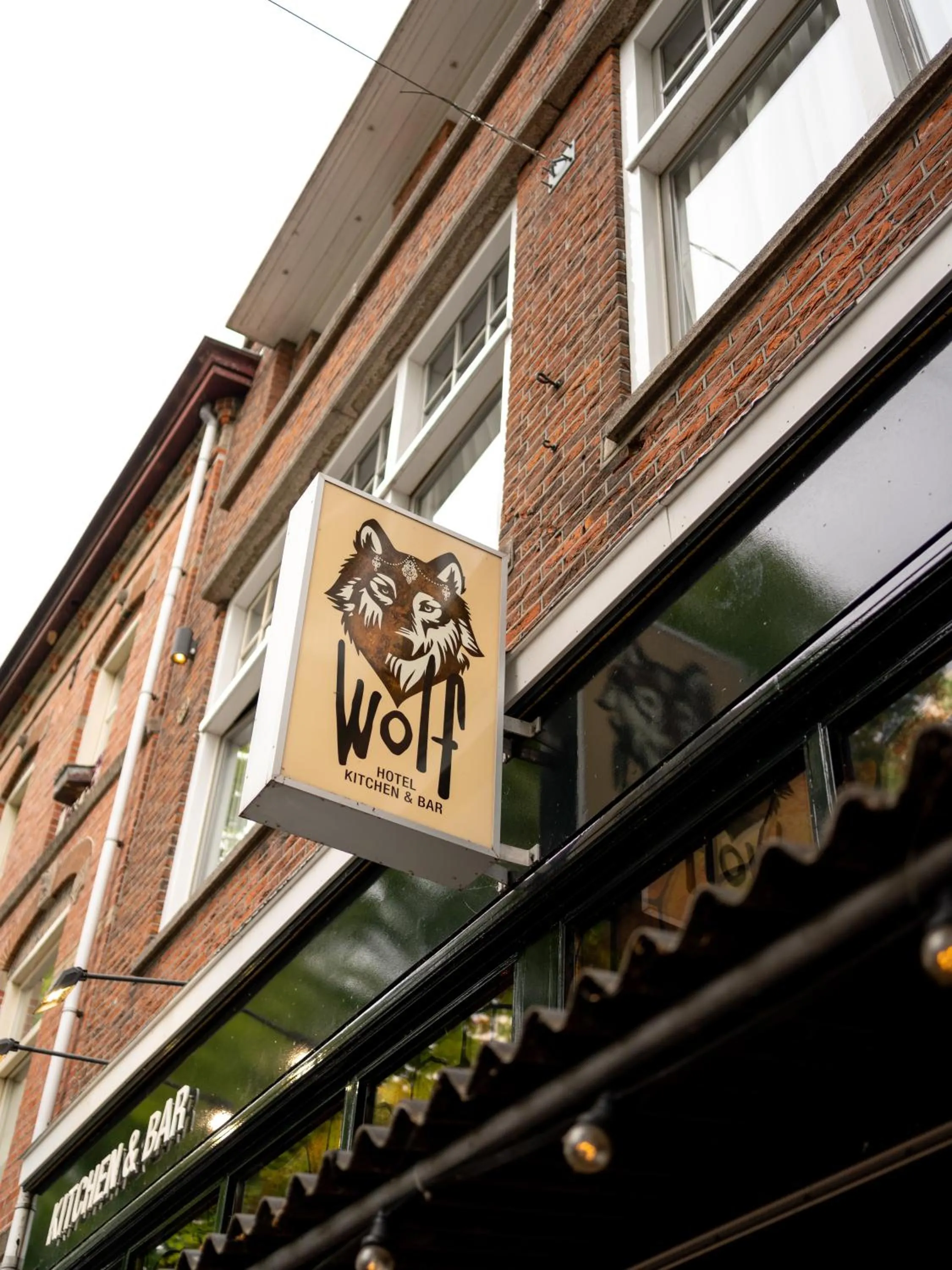 Logo/Certificate/Sign in Wolf Hotel Kitchen & Bar