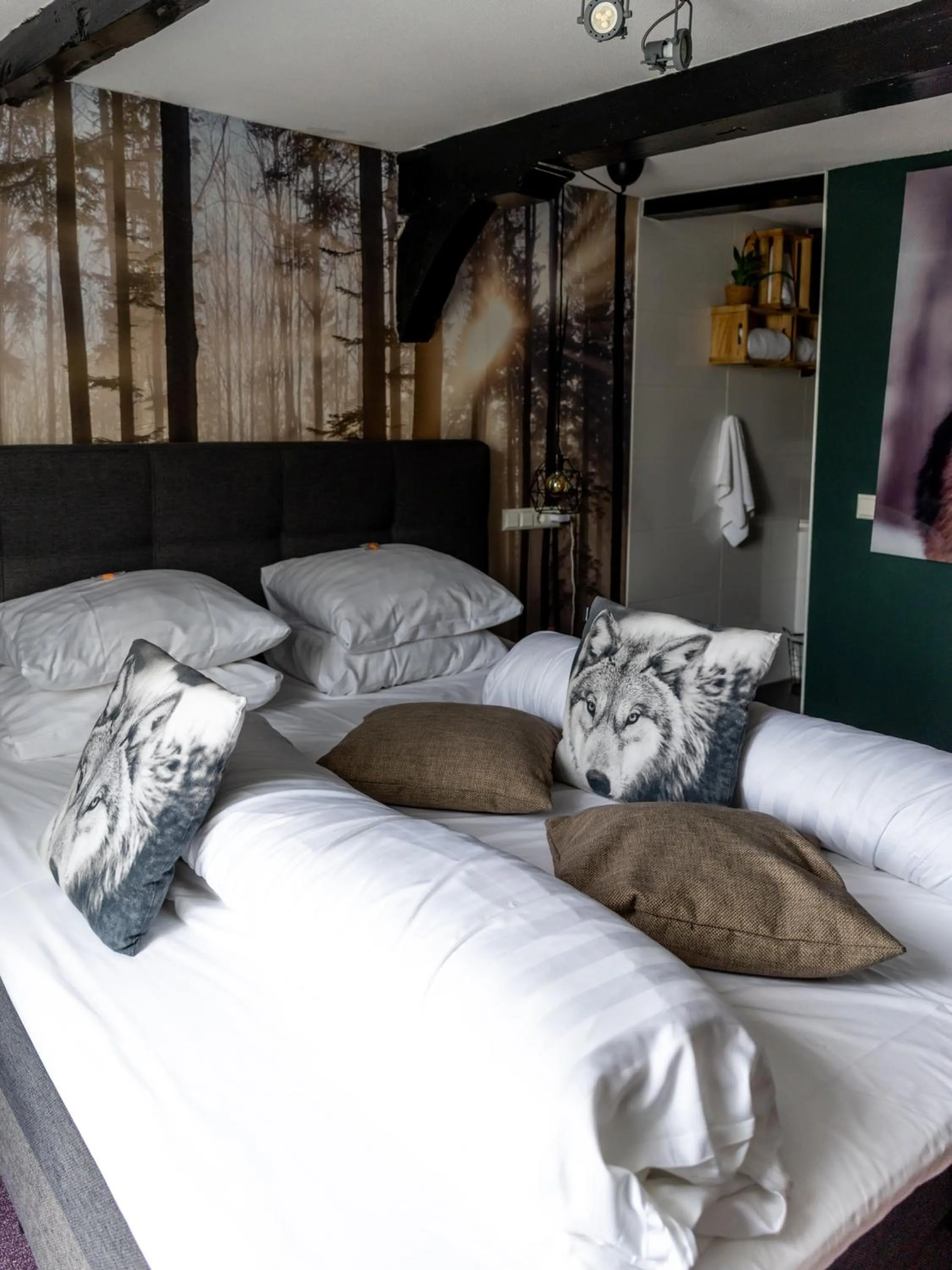 Bed in Wolf Hotel Kitchen & Bar