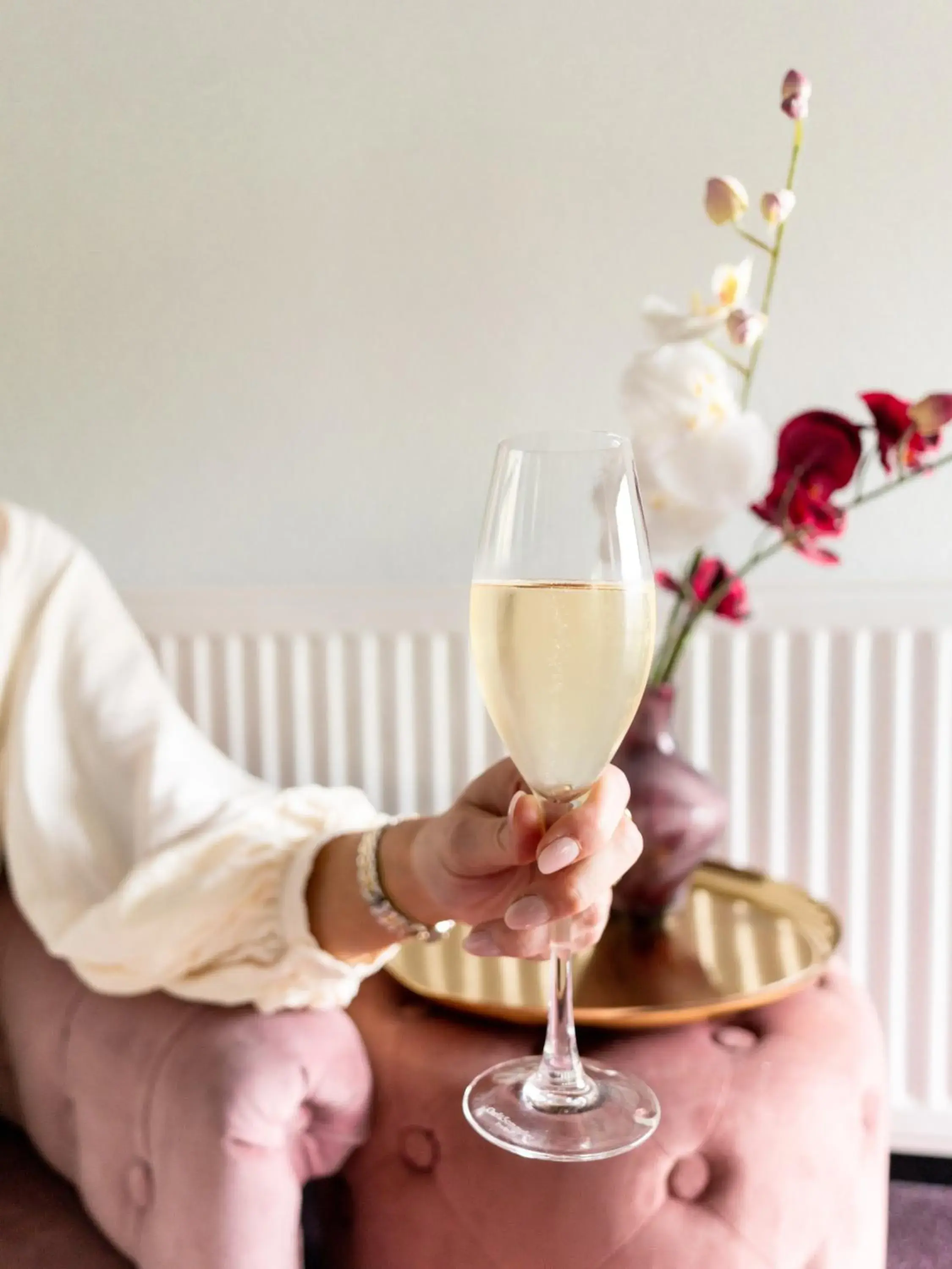 King Suite with Bath in Wolf Hotel Kitchen & Bar King Suite with Bath in Wolf Hotel Kitchen & Bar