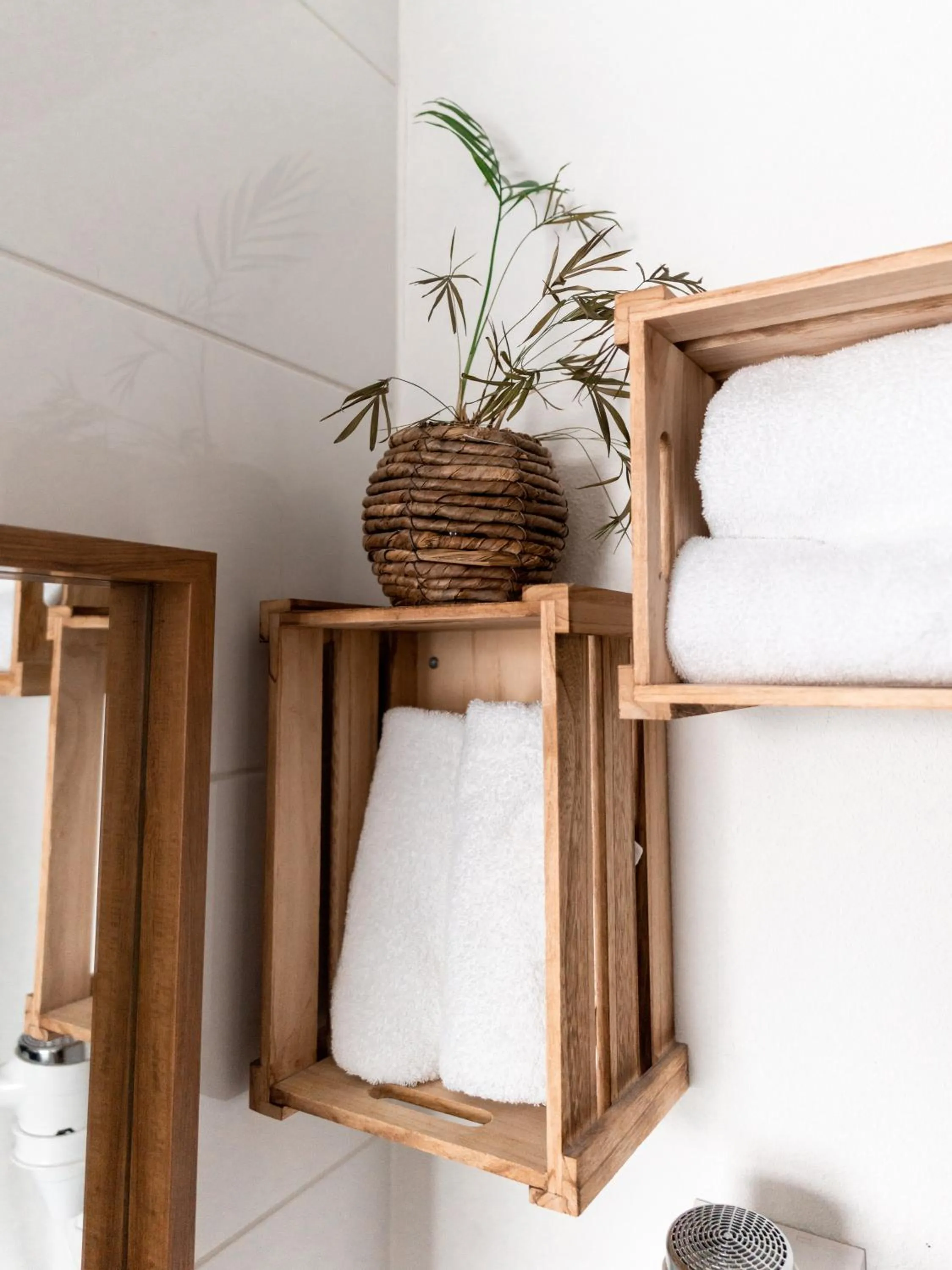 Bathroom in Wolf Hotel Kitchen & Bar