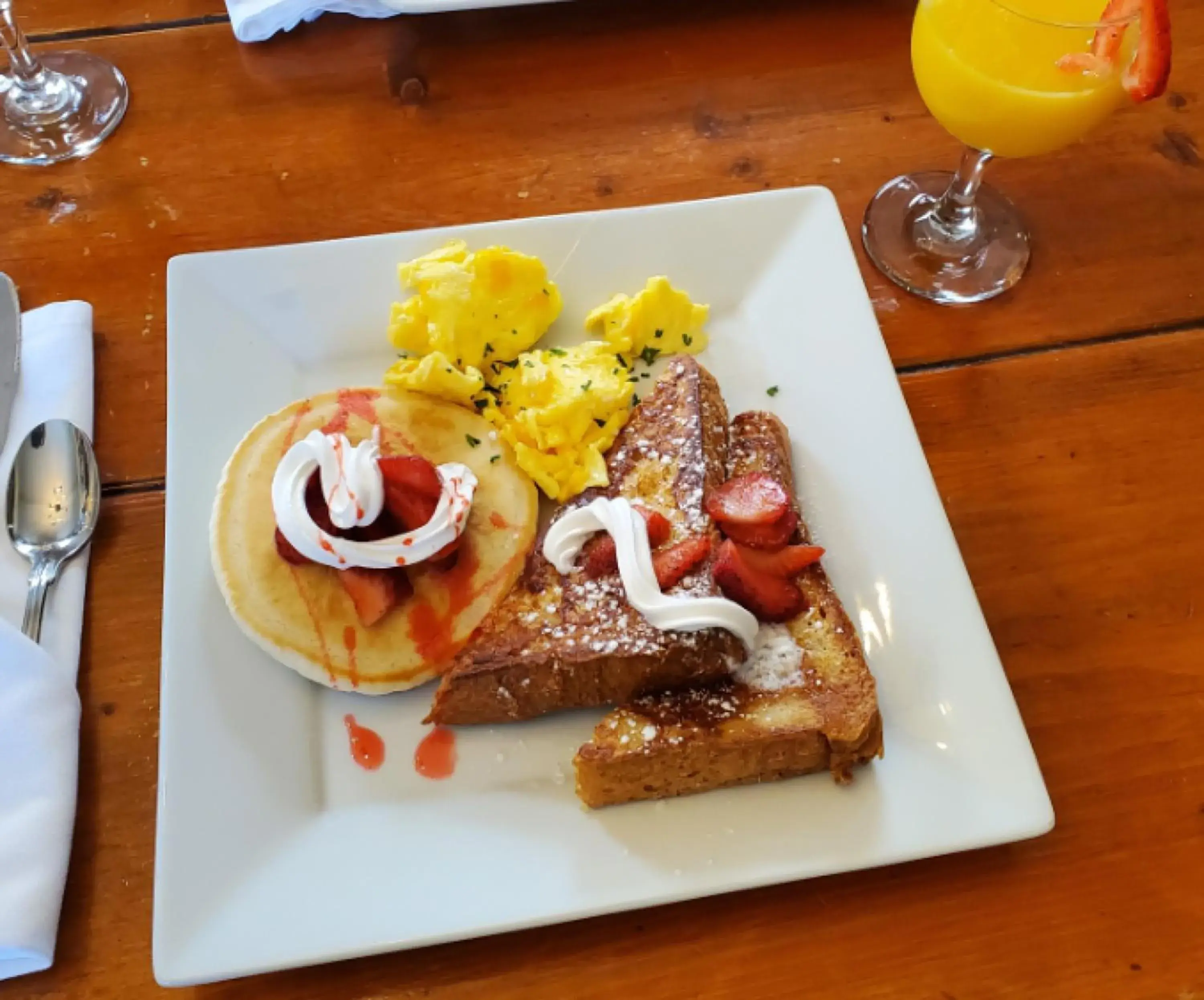 Breakfast in Admiral Farragut Inn Breakfast in Admiral Farragut Inn