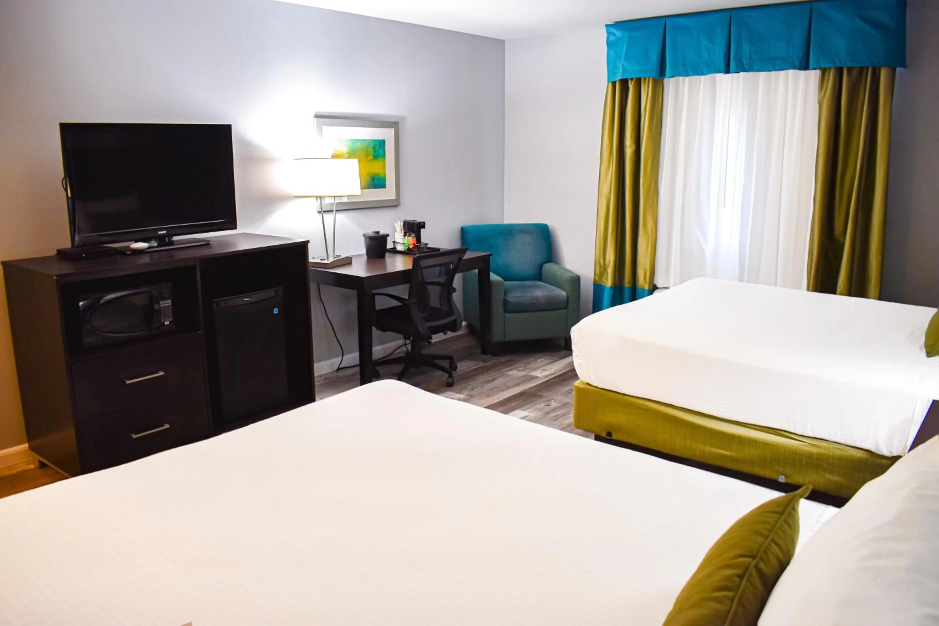 Bed in Baymont by Wyndham Midland Center