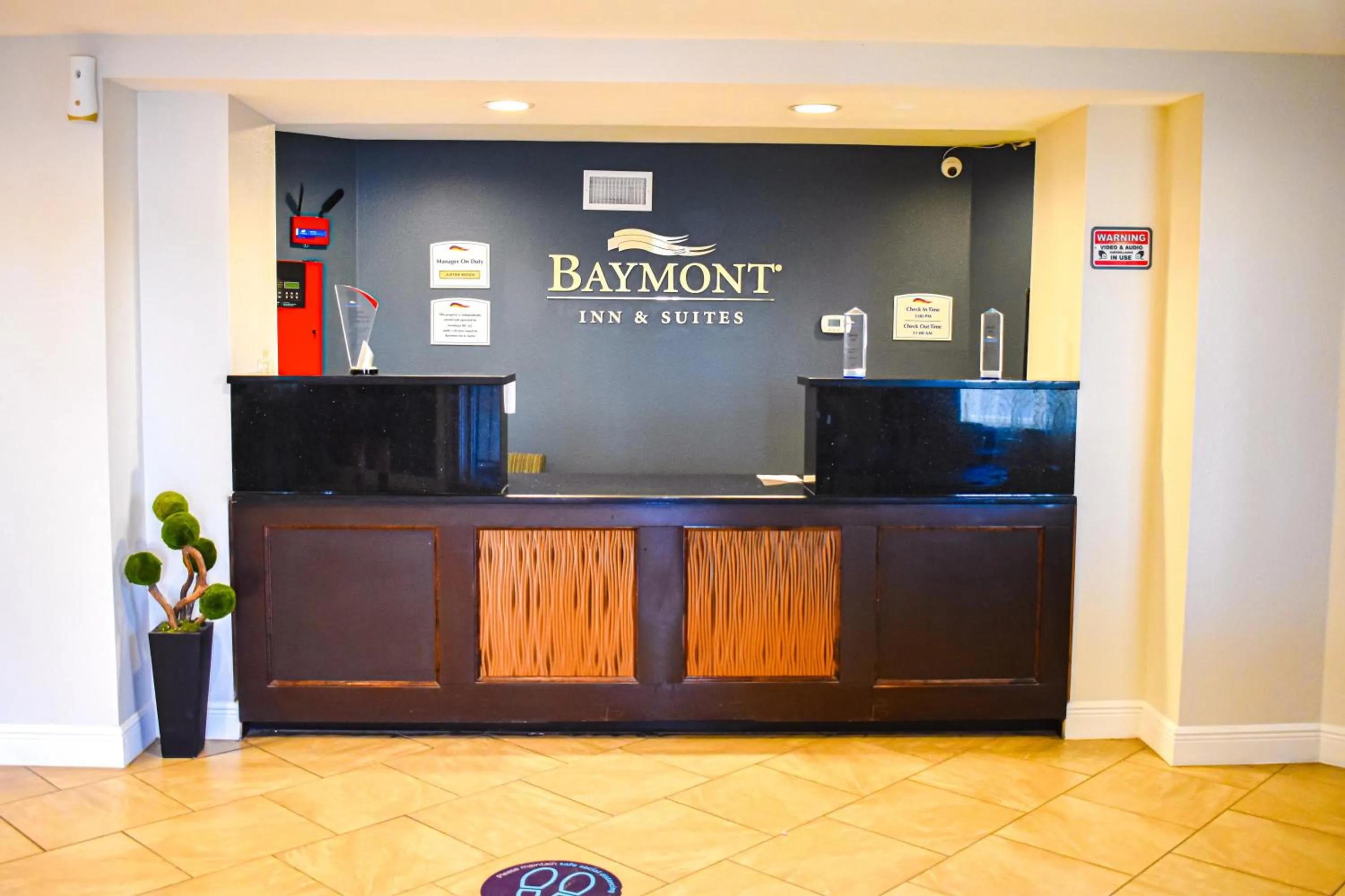 Lobby or reception in Baymont by Wyndham Midland Center