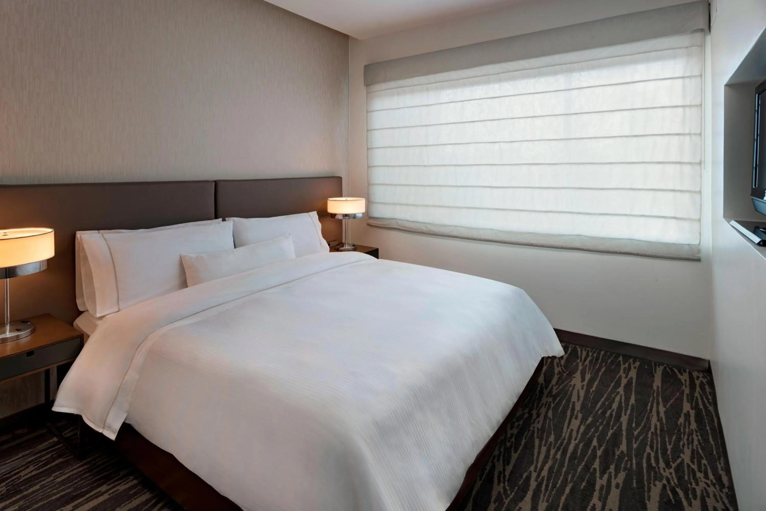 Bedroom, Bed in Element Houston Vintage Park