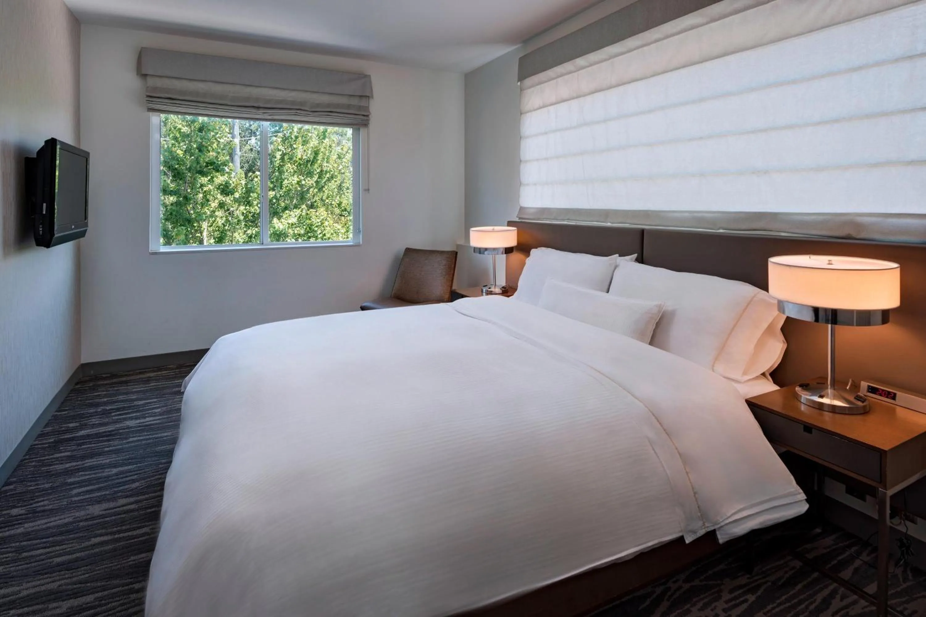 Bedroom, Bed in Element Houston Vintage Park