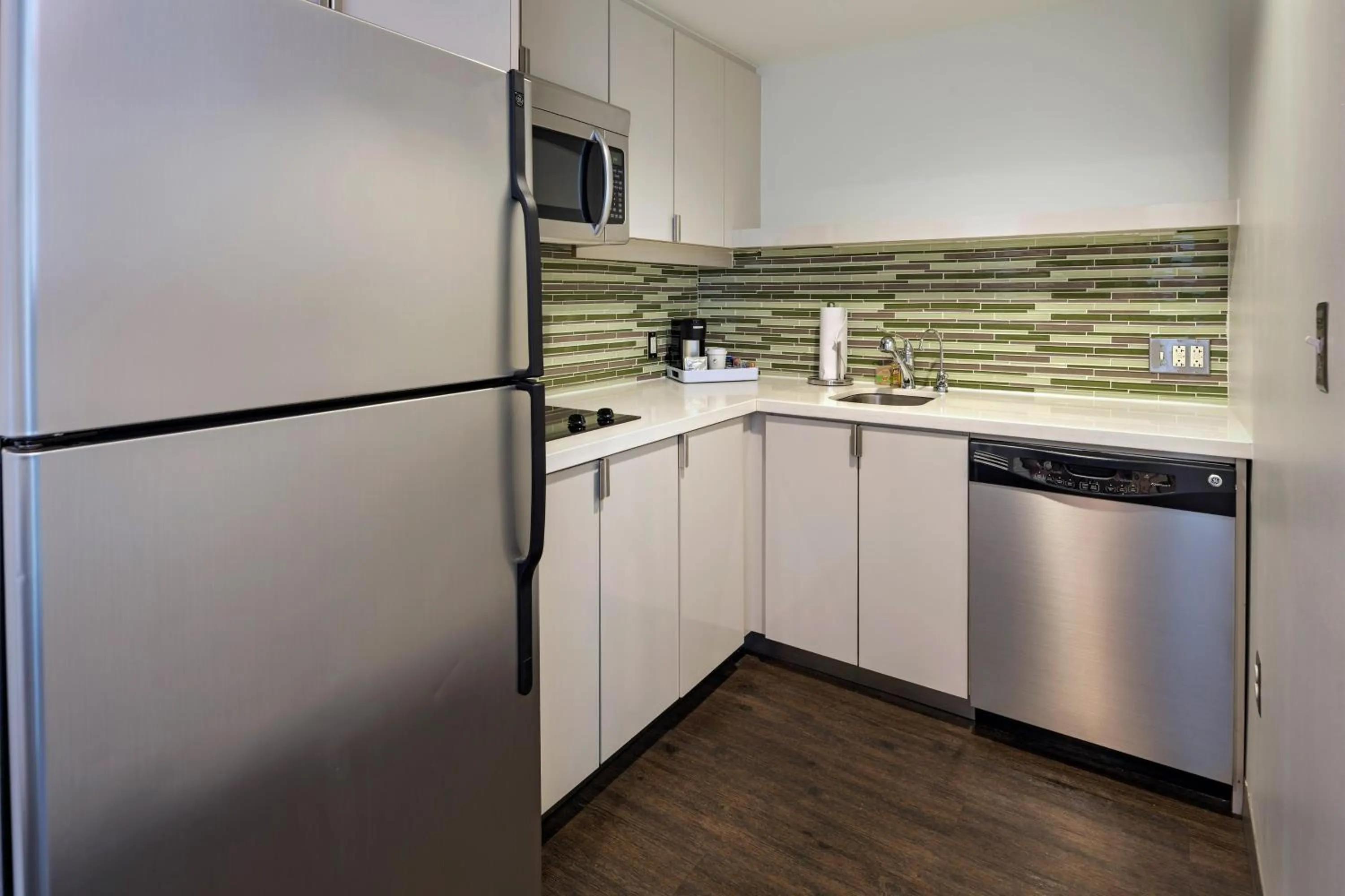 Kitchen or kitchenette in Element Houston Vintage Park