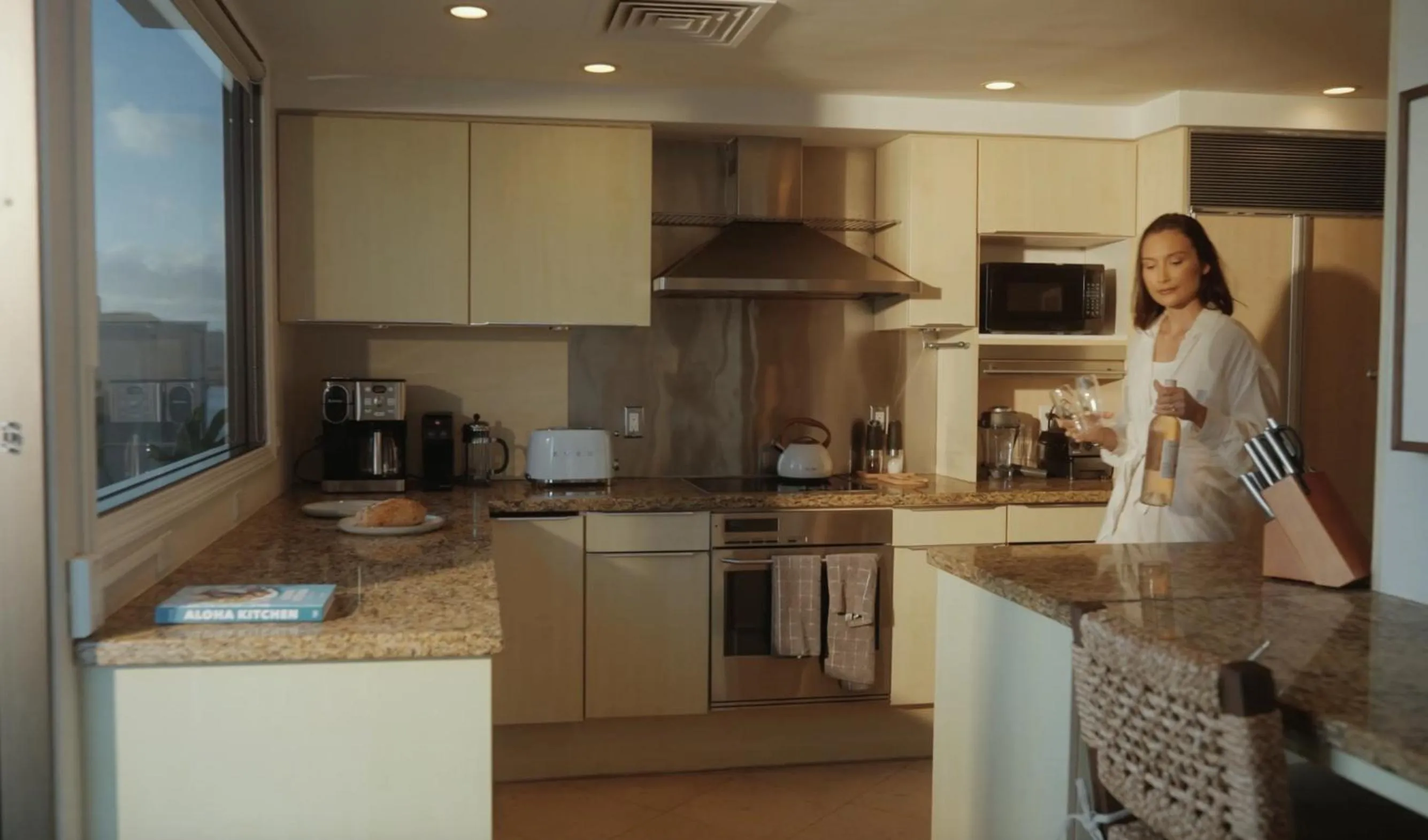 kitchen in Lotus Honolulu at Diamond Head