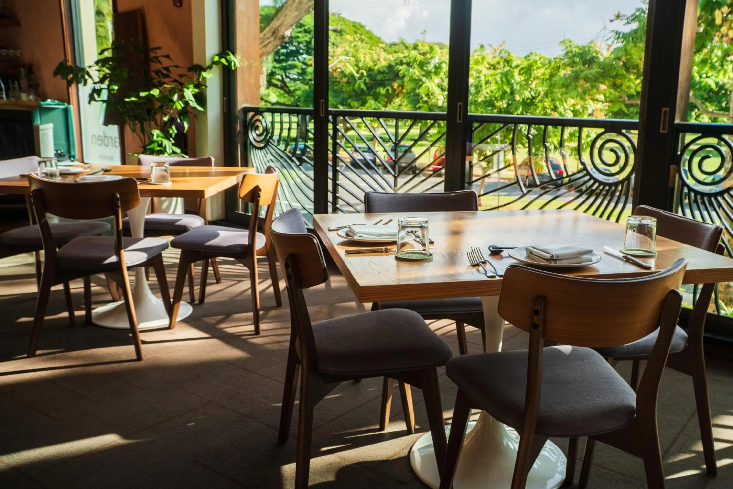 Restaurant/places to eat in Lotus Honolulu at Diamond Head