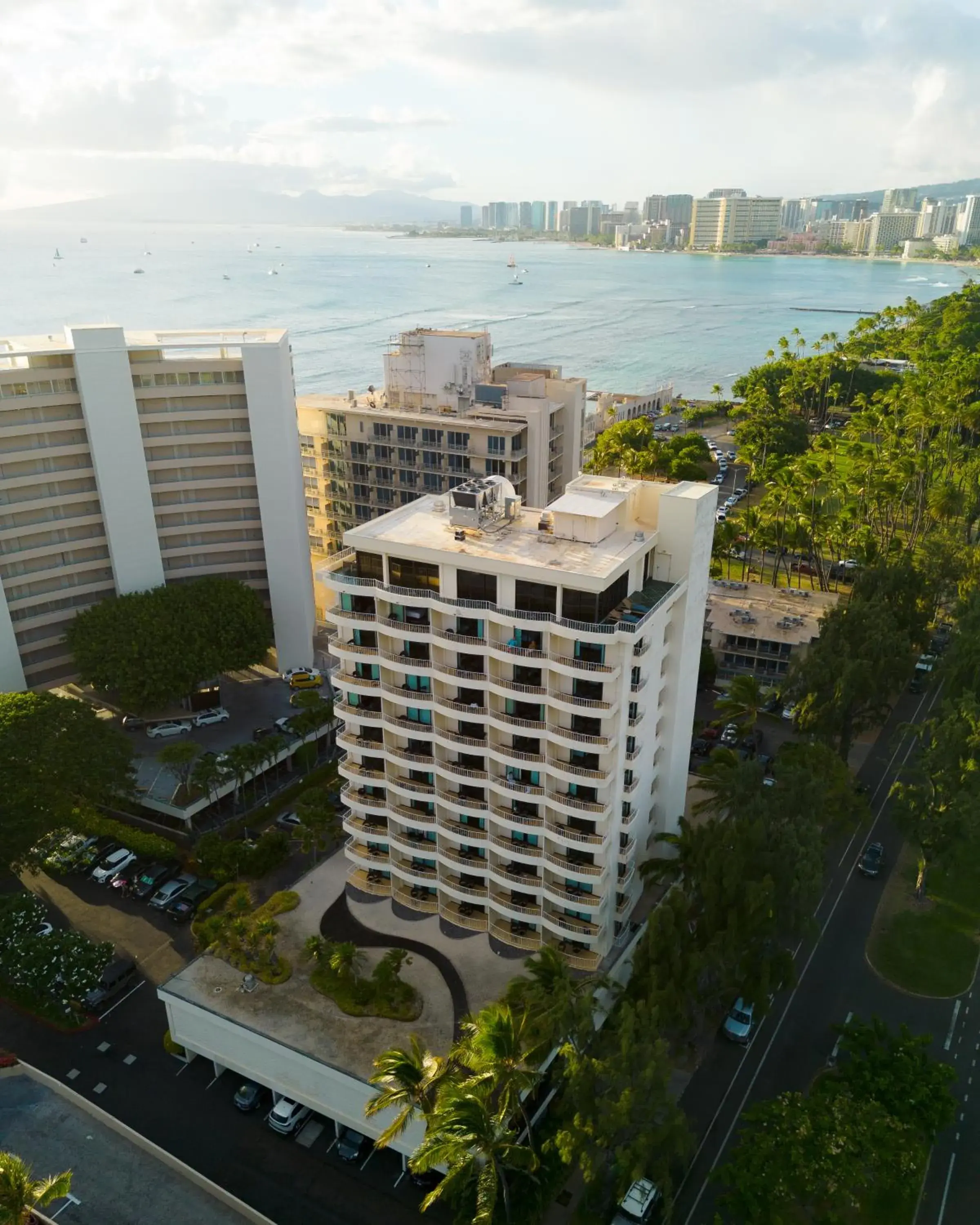 Property building in Lotus Honolulu at Diamond Head Property building in Lotus Honolulu at Diamond Head