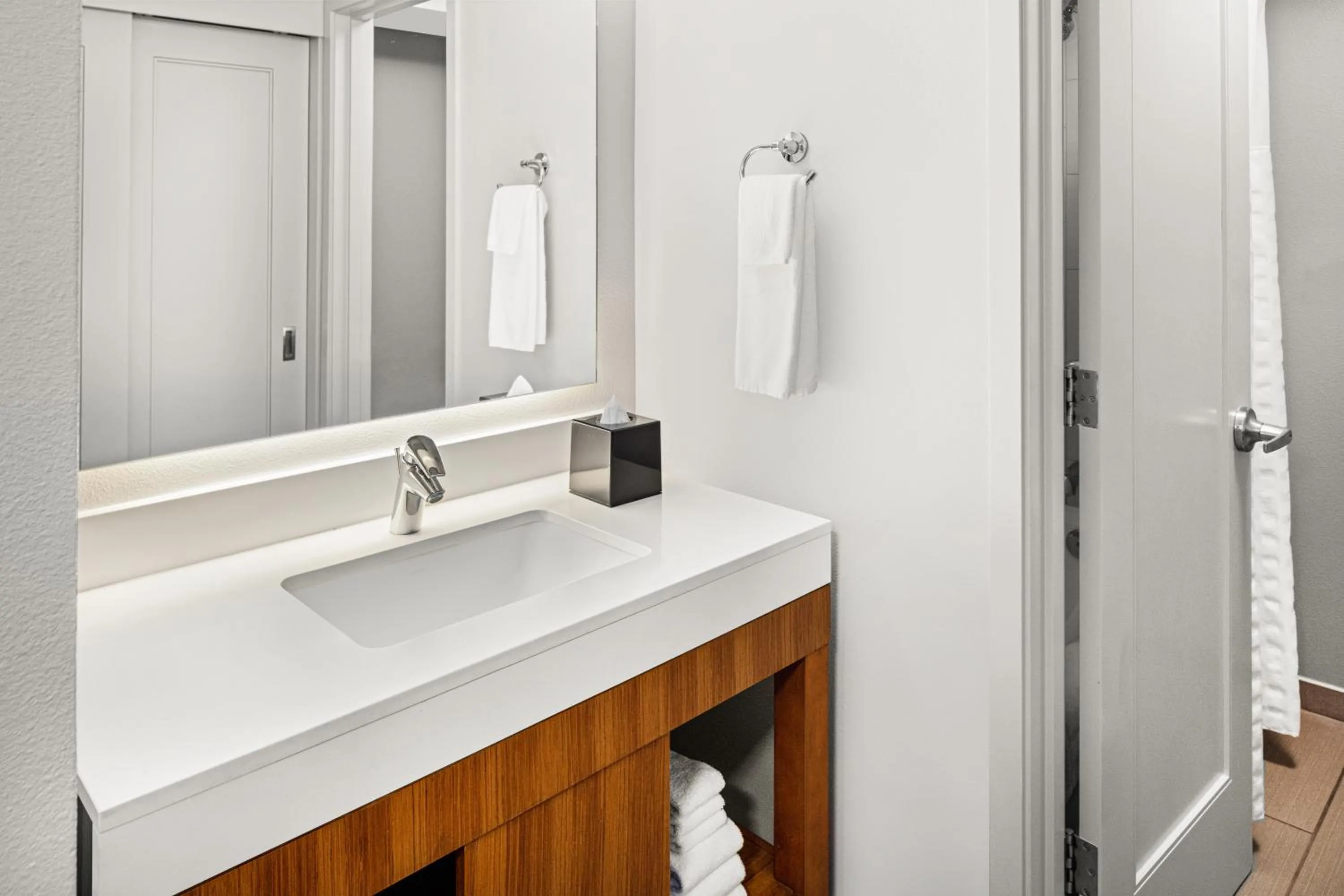 Toilet in Hyatt Place Waikiki Beach