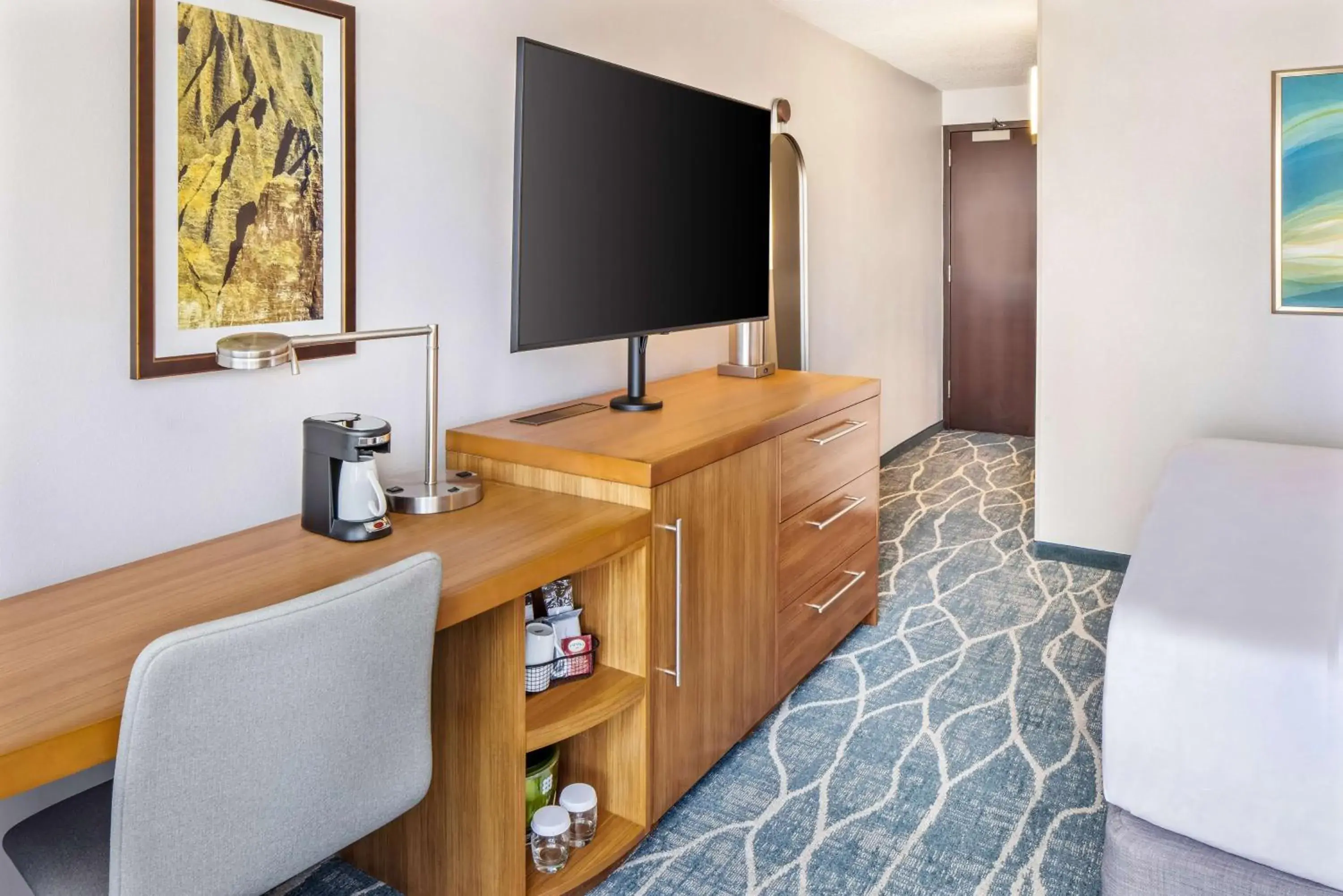 Bedroom in Hyatt Place Waikiki Beach Bedroom in Hyatt Place Waikiki Beach