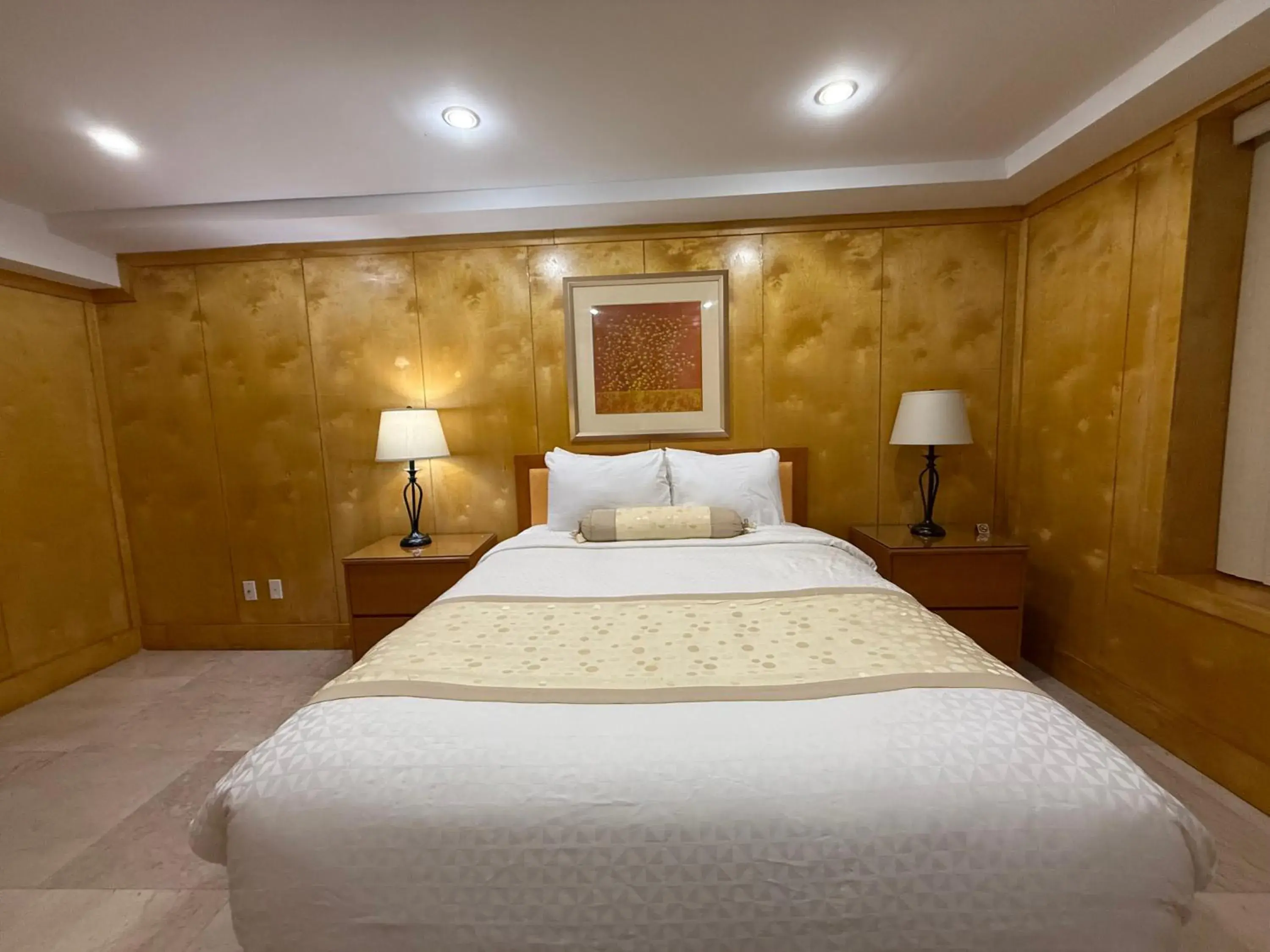 Bed in The Eldon Luxury Suites Bed in The Eldon Luxury Suites