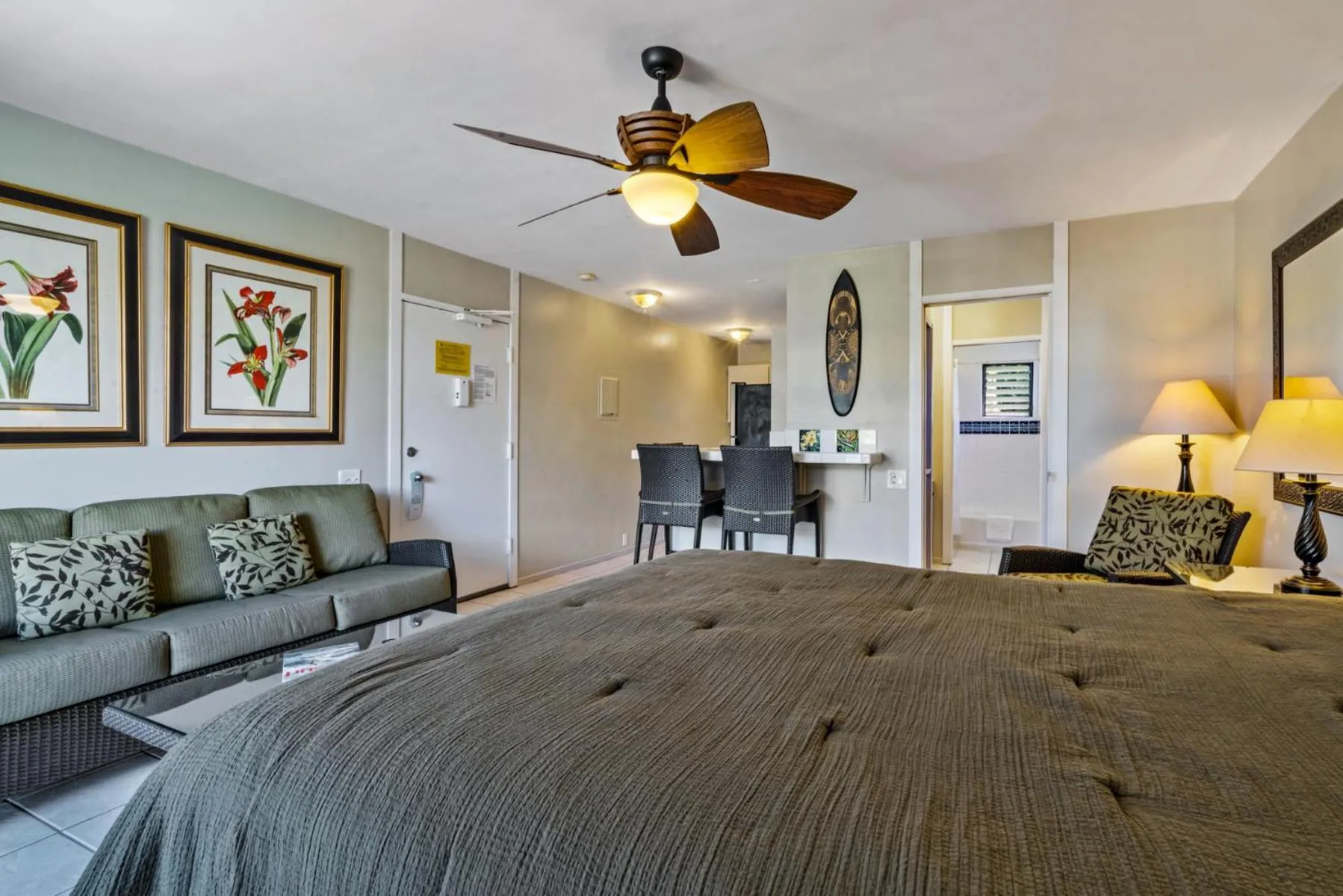 Property building, Bed in Castle Kona Bali Kai