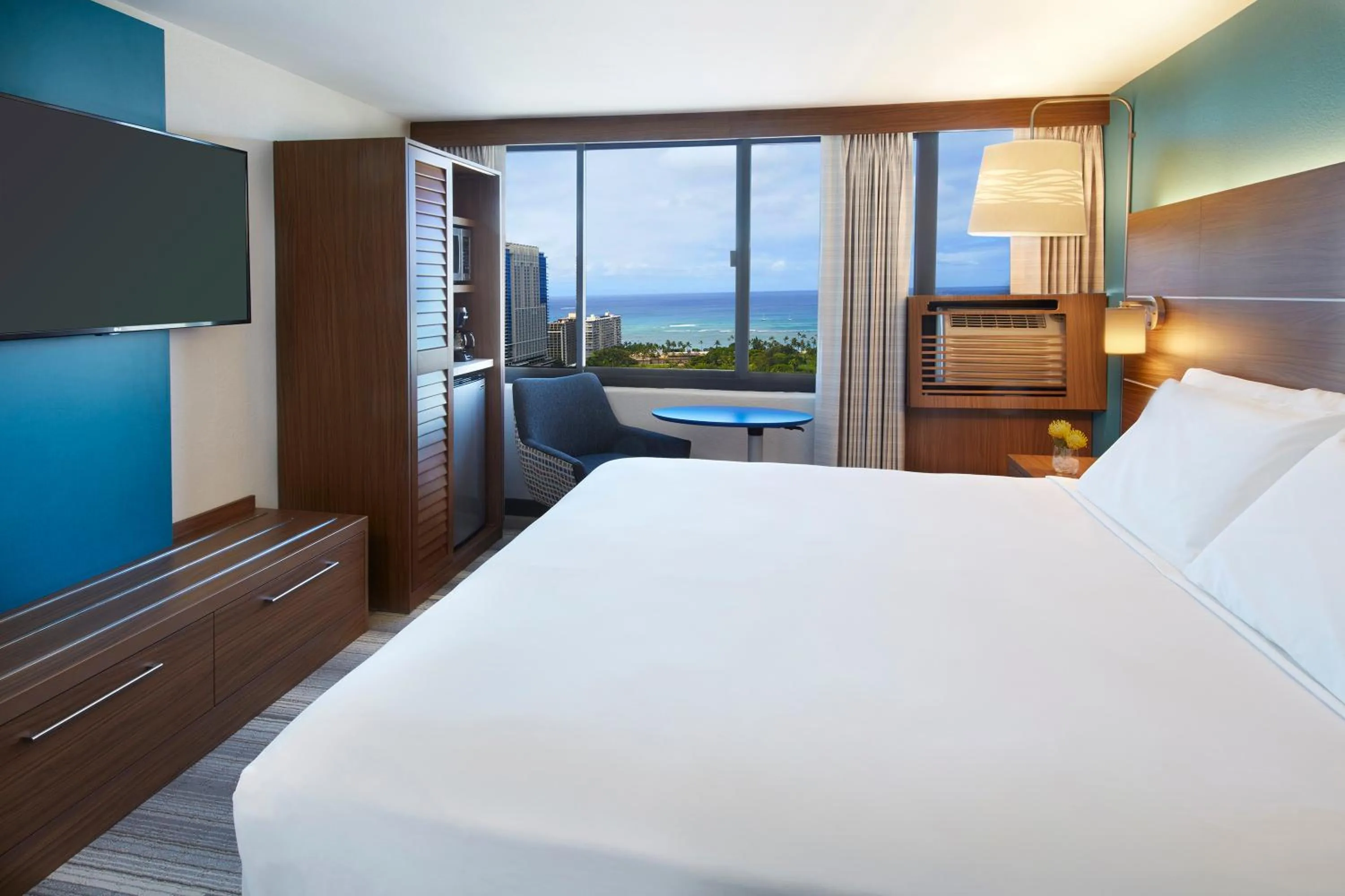 Guests, Bed in Holiday Inn Express Waikiki by IHG