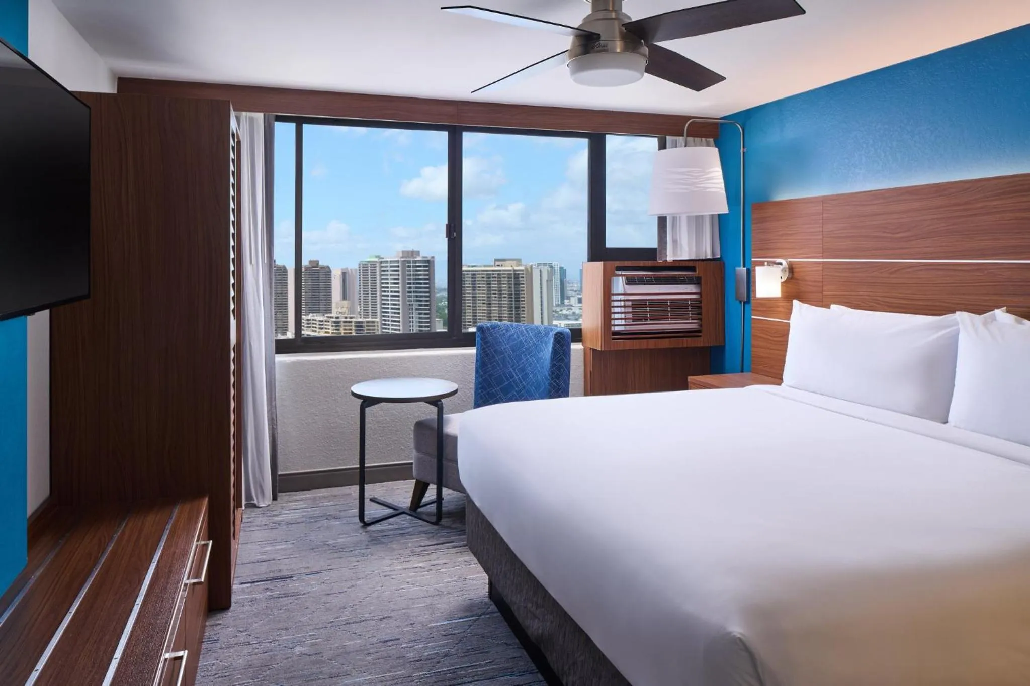 Photo of the whole room, Bed in Holiday Inn Express Waikiki by IHG
