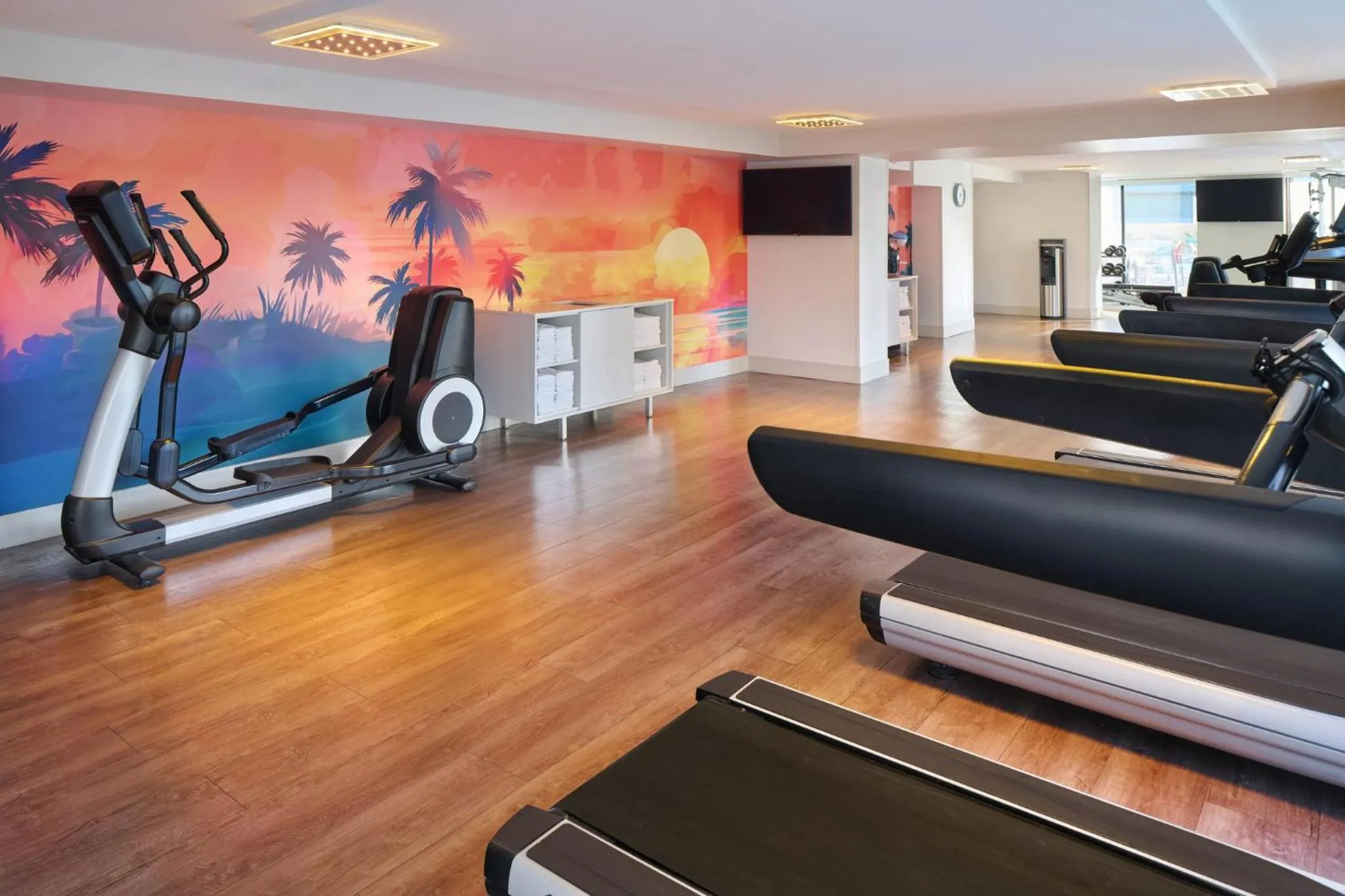 Fitness centre/facilities in Holiday Inn Express Waikiki by IHG