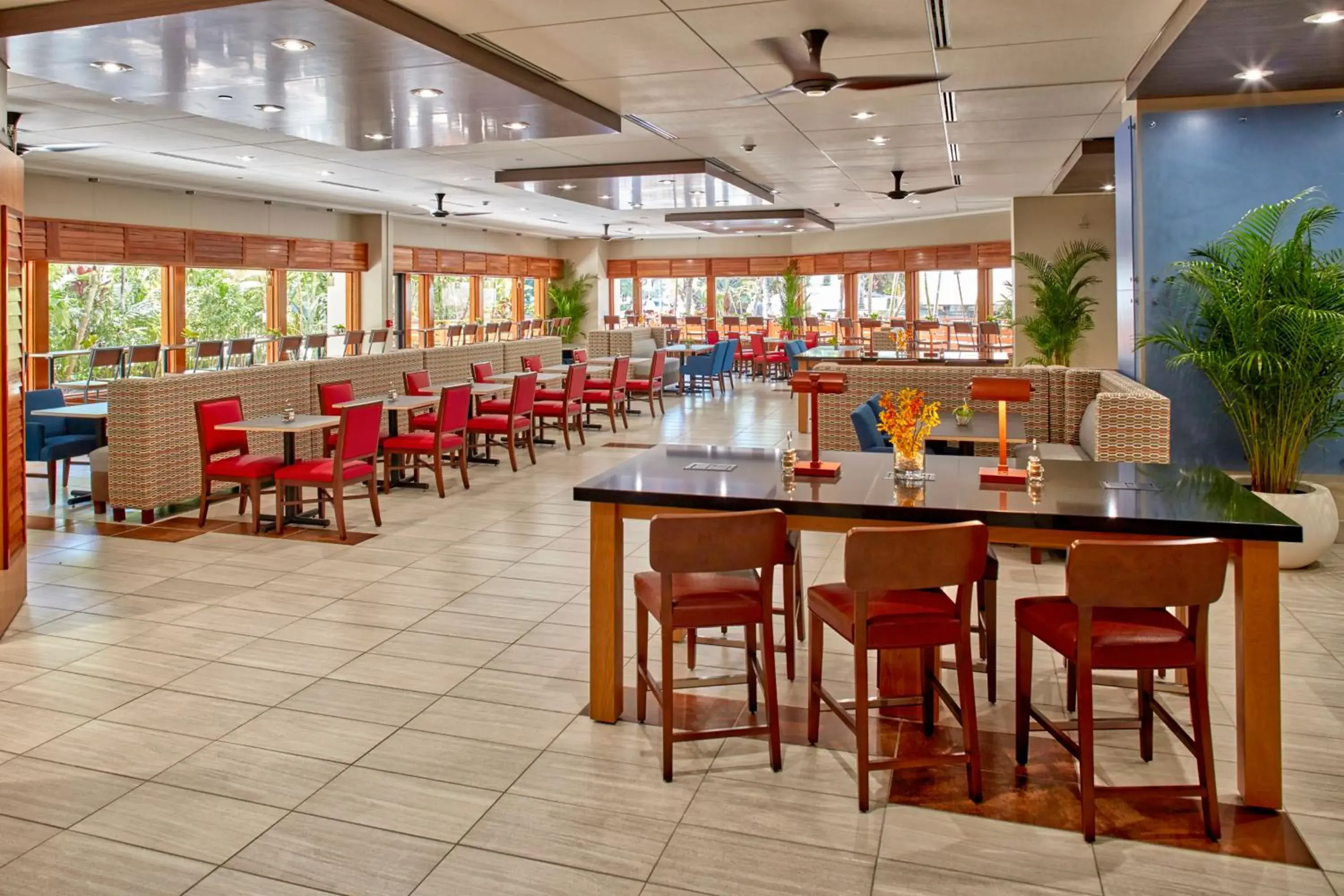 Property building in Holiday Inn Express Waikiki by IHG Property building in Holiday Inn Express Waikiki by IHG