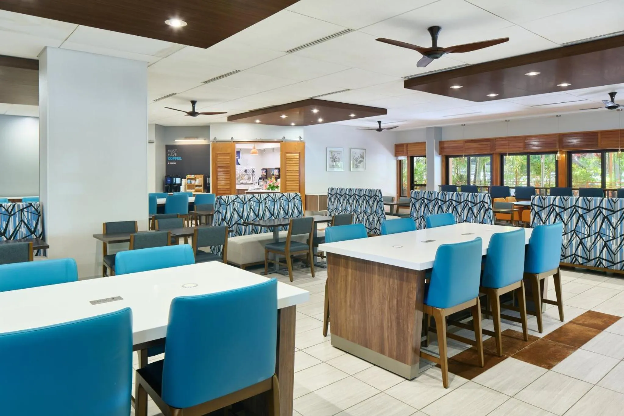 Restaurant/places to eat in Holiday Inn Express Waikiki by IHG