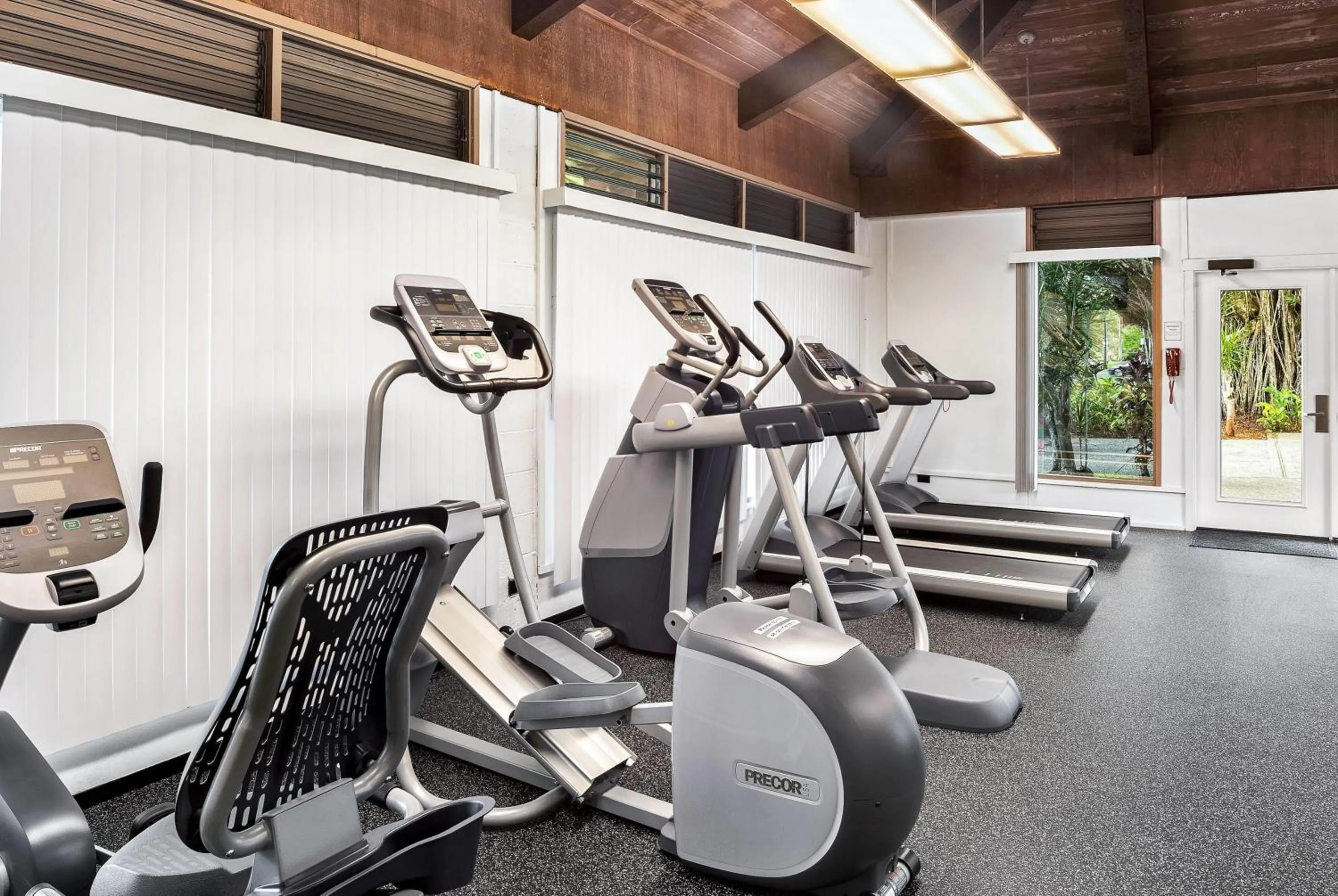 Hilo Hawaiian Hotel, Trademark Collection by Wyndham