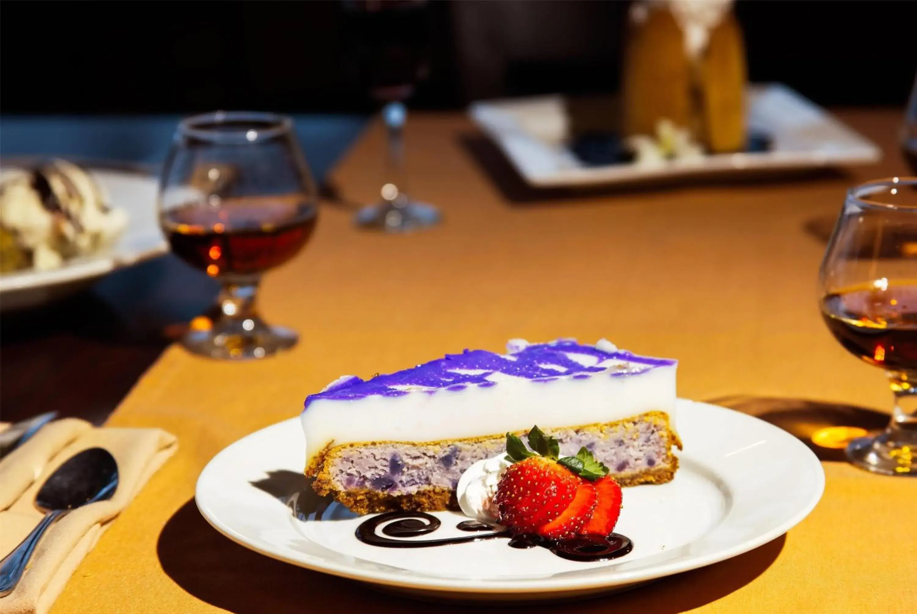 Restaurant/places to eat in Hilo Hawaiian Hotel, Trademark Collection by Wyndham Restaurant/places to eat in Hilo Hawaiian Hotel, Trademark Collection by Wyndham