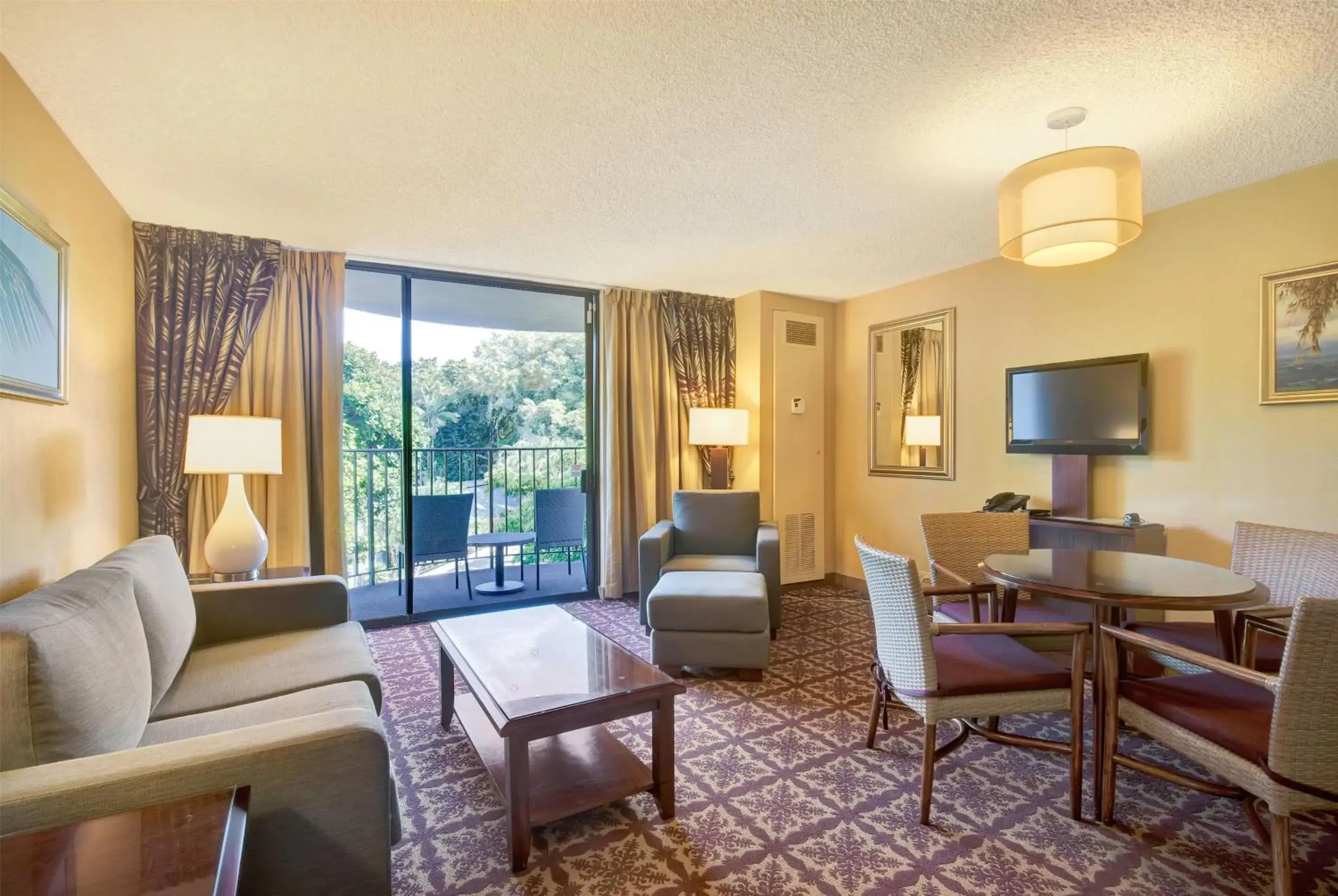 One-Bedroom Suite with Two Queen Beds and Banyan View - Non-Smoking in Hilo Hawaiian Hotel, Trademark Collection by Wyndham One-Bedroom Suite with Two Queen Beds and Banyan View - Non-Smoking in Hilo Hawaiian Hotel, Trademark Collection by Wyndham