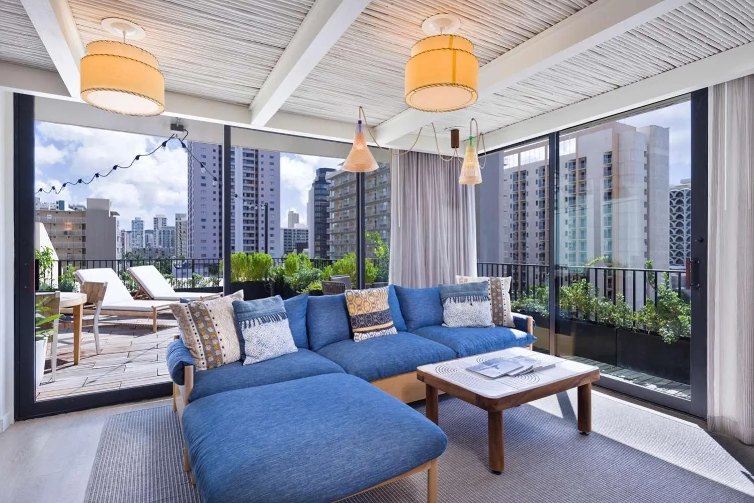 Patio in The Surfjack Hotel & Swim Club