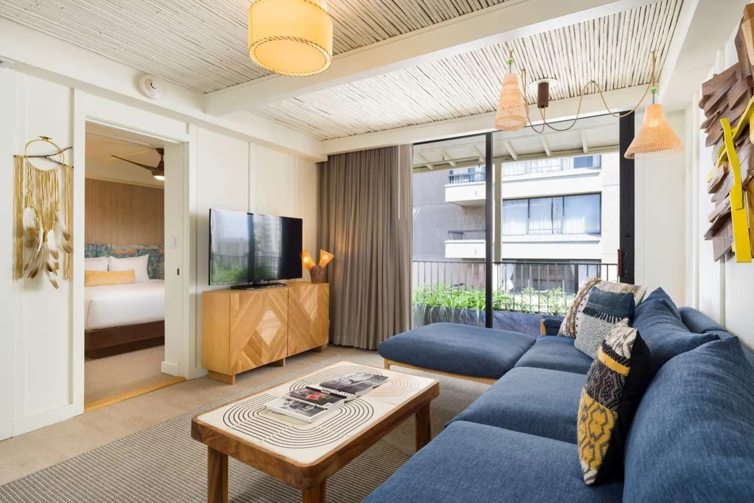 Living room, Bed in The Surfjack Hotel & Swim Club