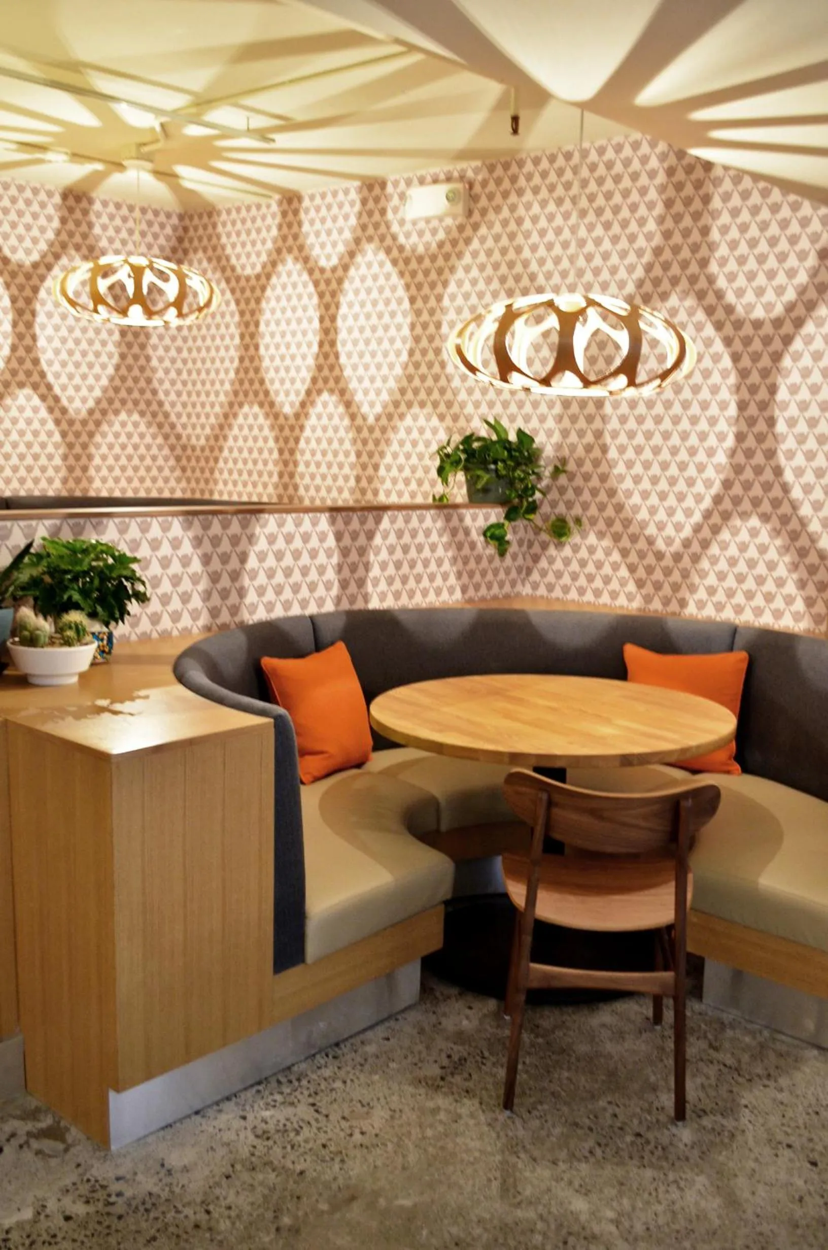 Restaurant/places to eat in The Surfjack Hotel & Swim Club