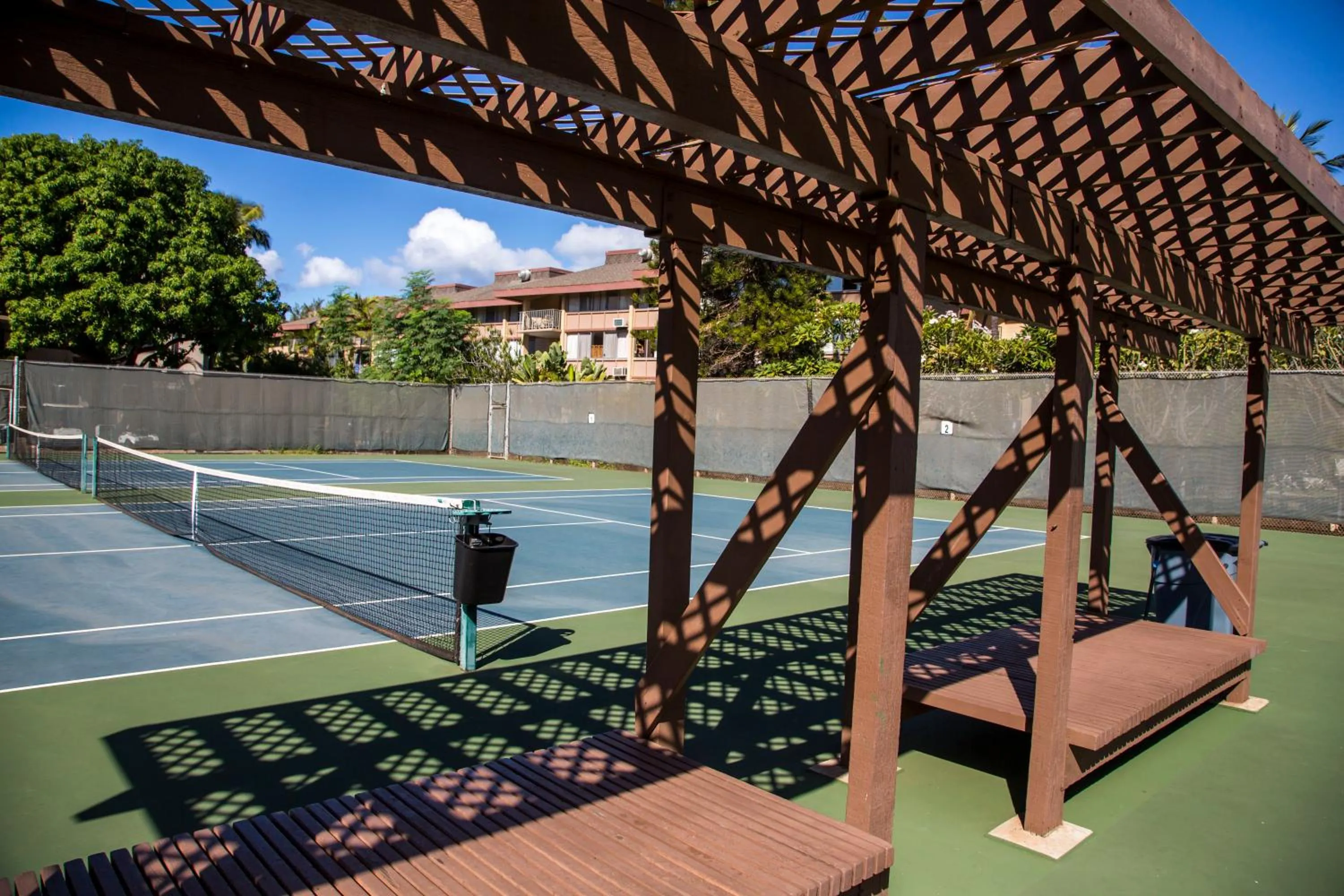 Tennis court in Castle Kama'ole Sands