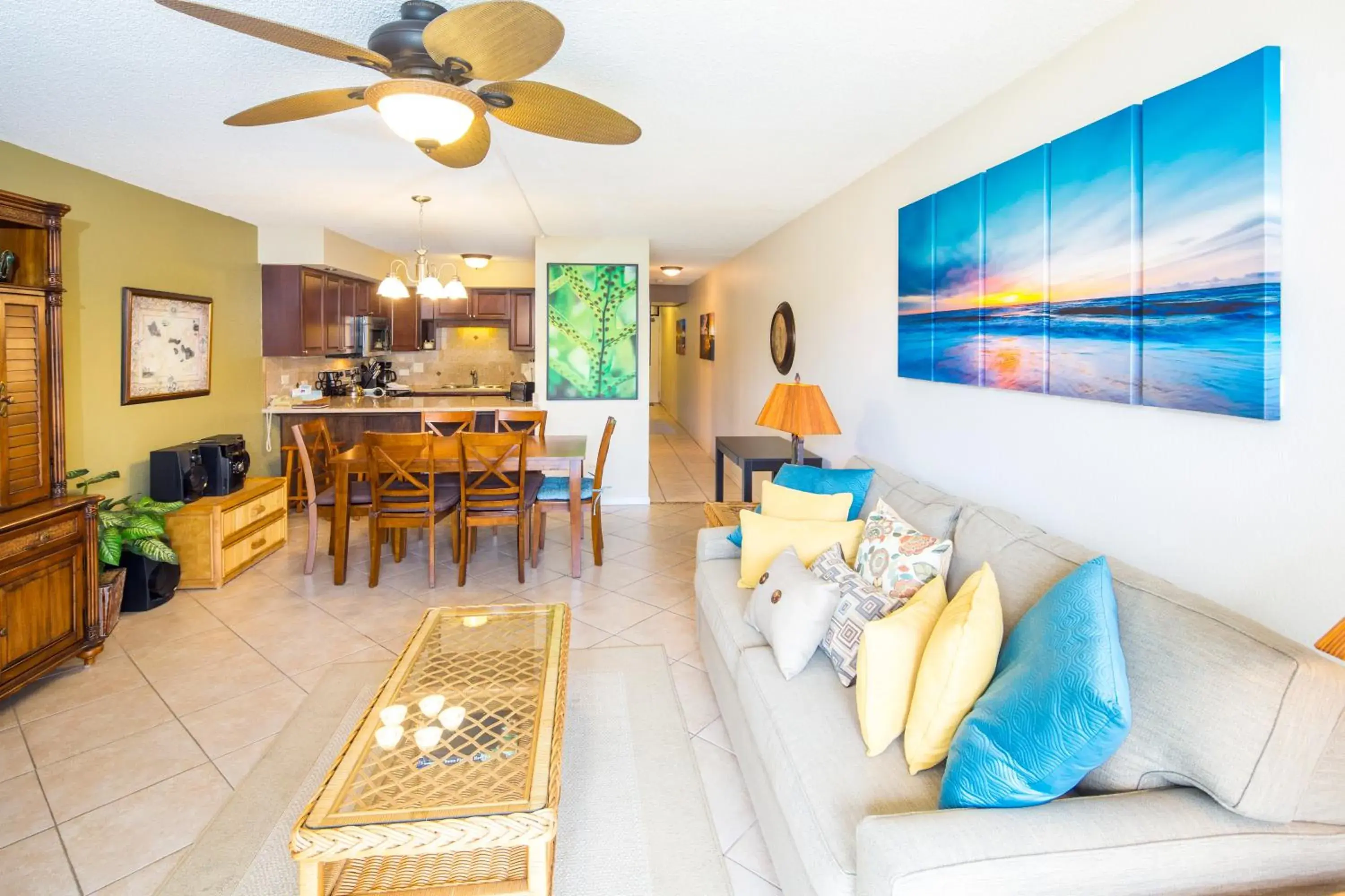 Living room in Castle Kama'ole Sands Living room in Castle Kama'ole Sands