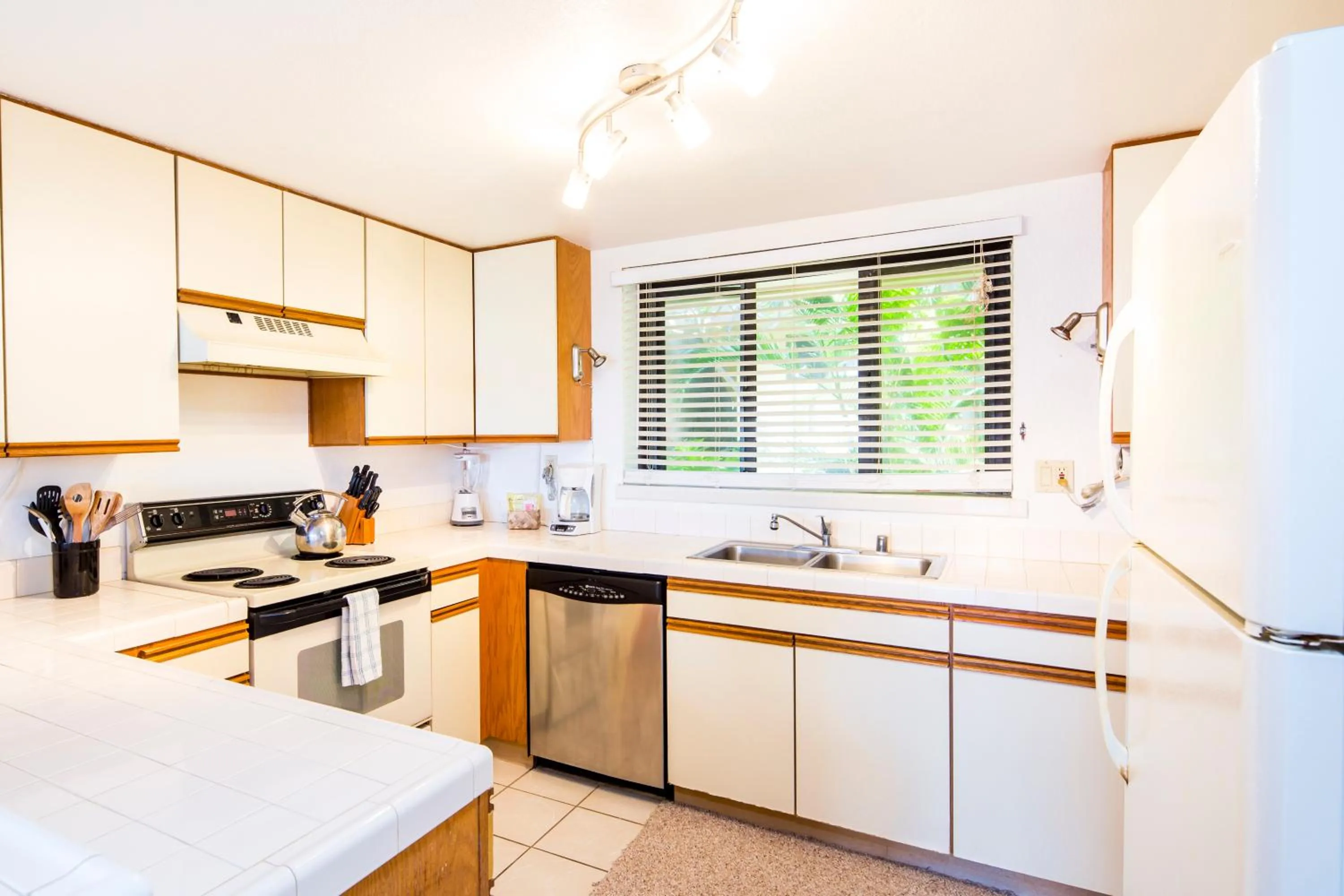 kitchen in Castle At Makahuena At Poipu